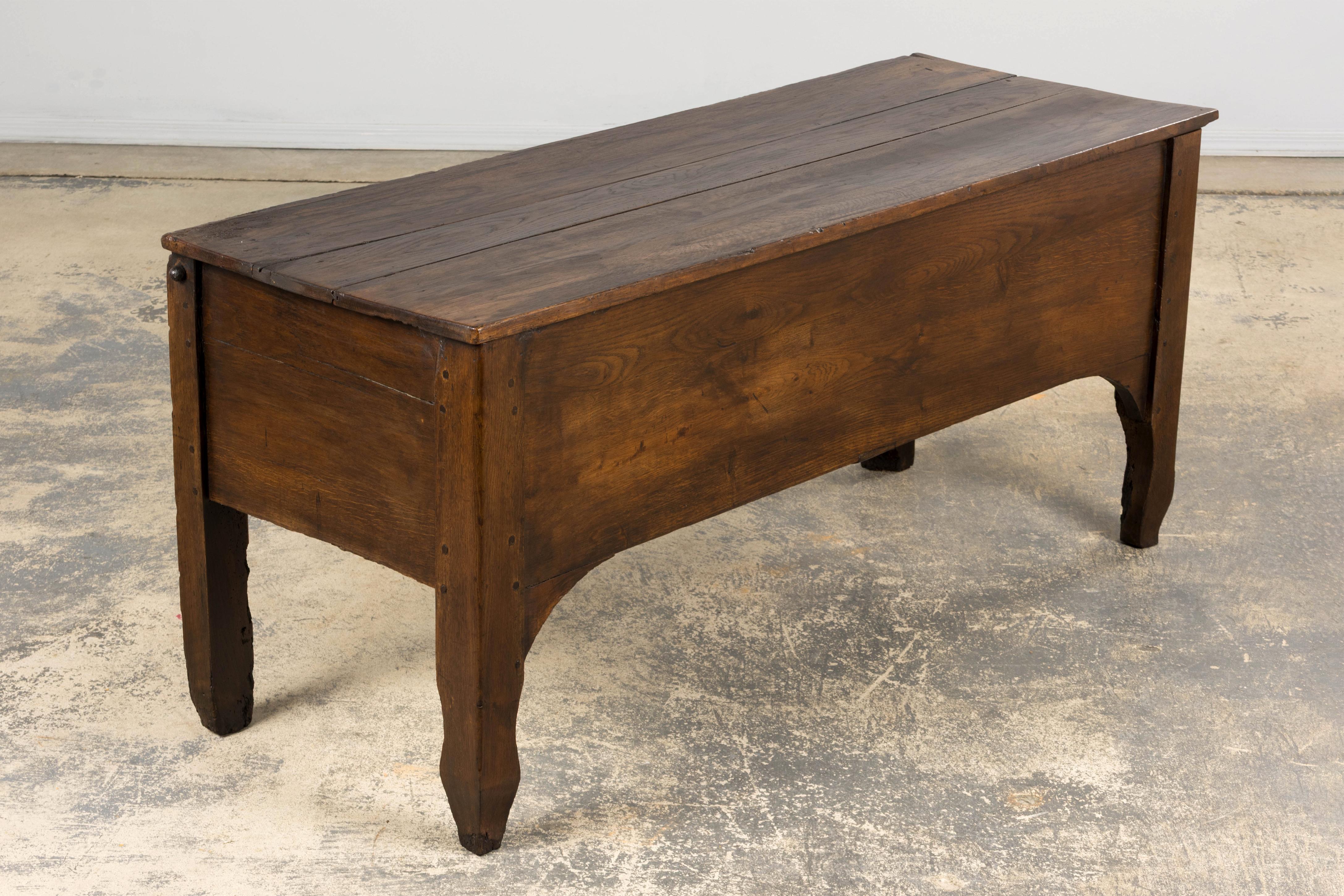 Frühe 19. Jahrhundert Land Französisch Provincial Oak Coffer Trunk im Angebot 2