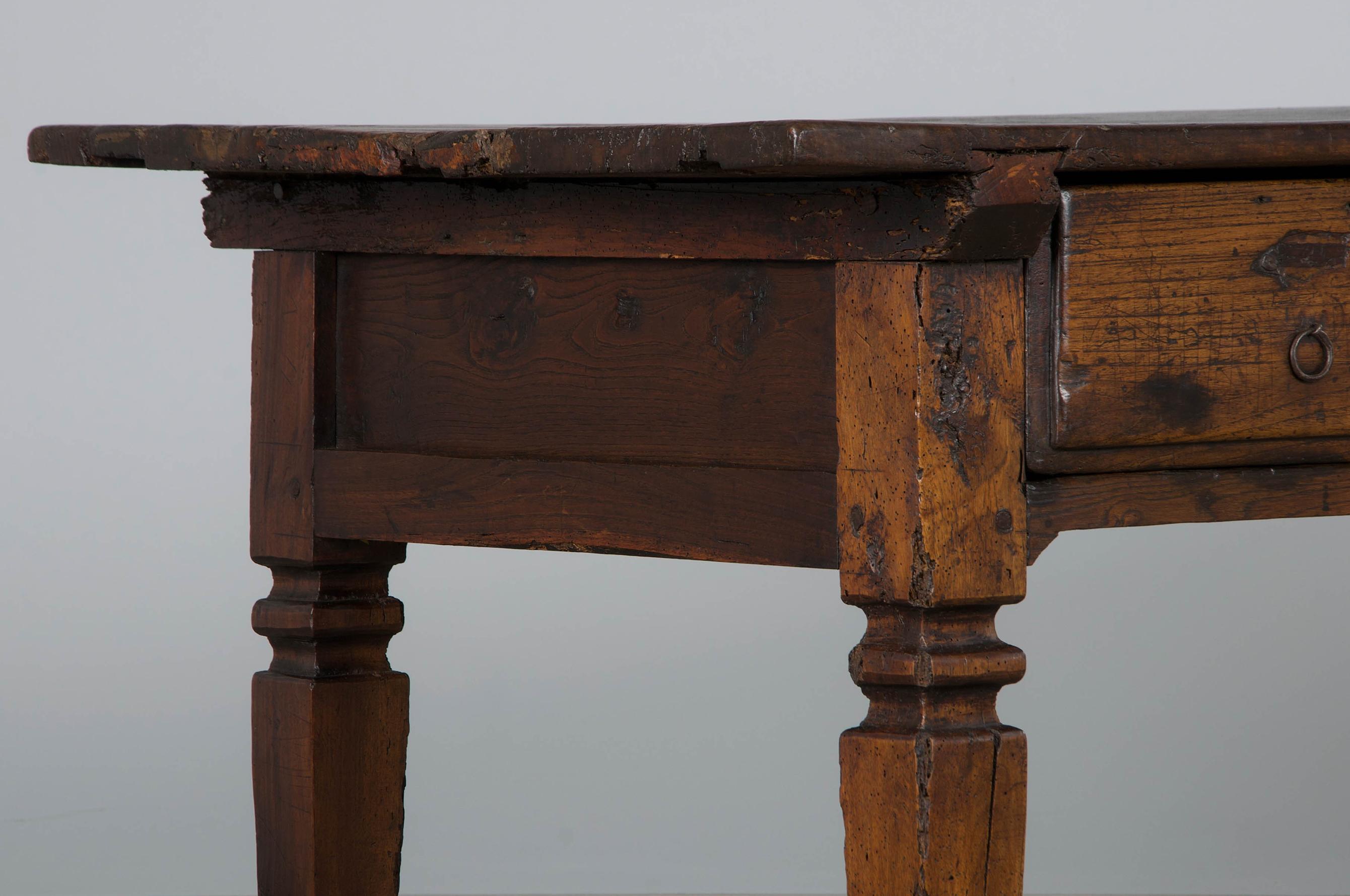 Early 19th Century Country French Provincial Oak Kitchen Island in vendita 4