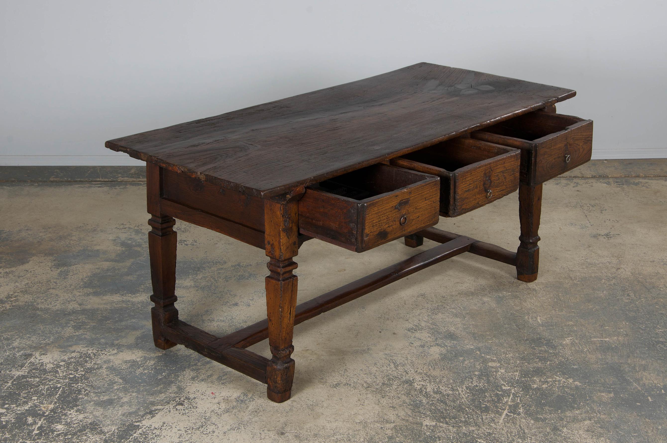 Early 19th Century Country French Provincial Oak Kitchen Island in vendita 5