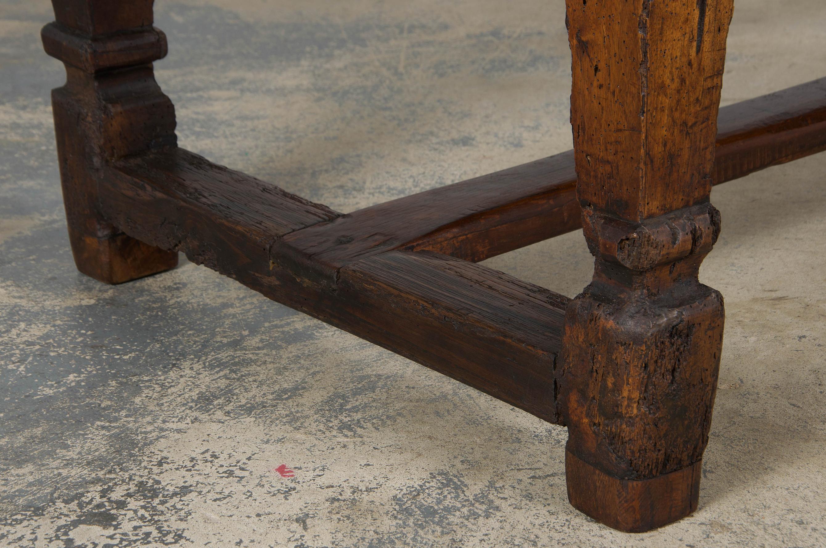 Early 19th Century Country French Provincial Oak Kitchen Island in vendita 7