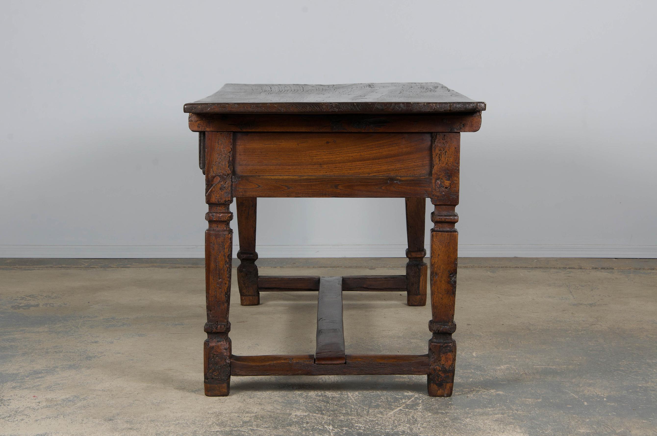 Early 19th Century Country French Provincial Oak Kitchen Island in vendita 8