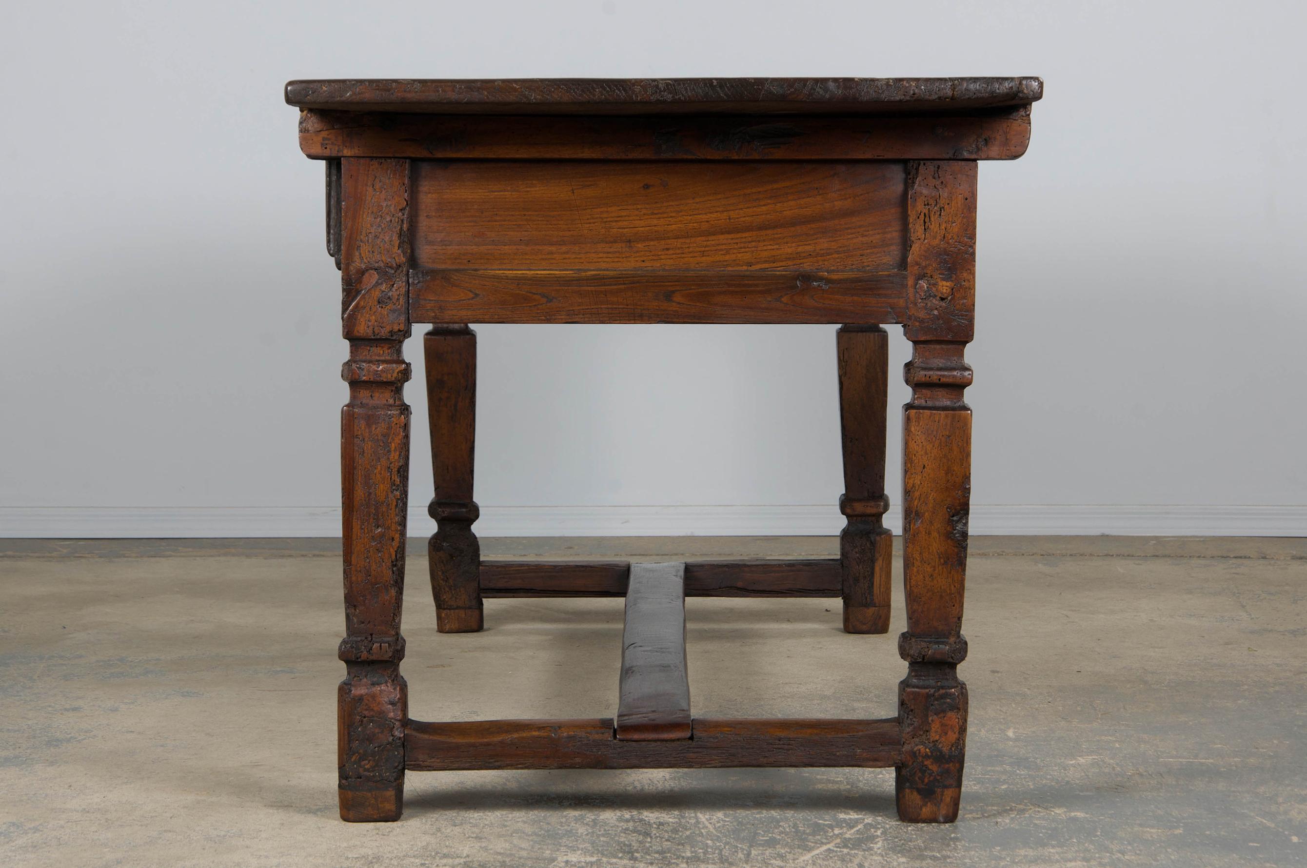 Early 19th Century Country French Provincial Oak Kitchen Island in vendita 9