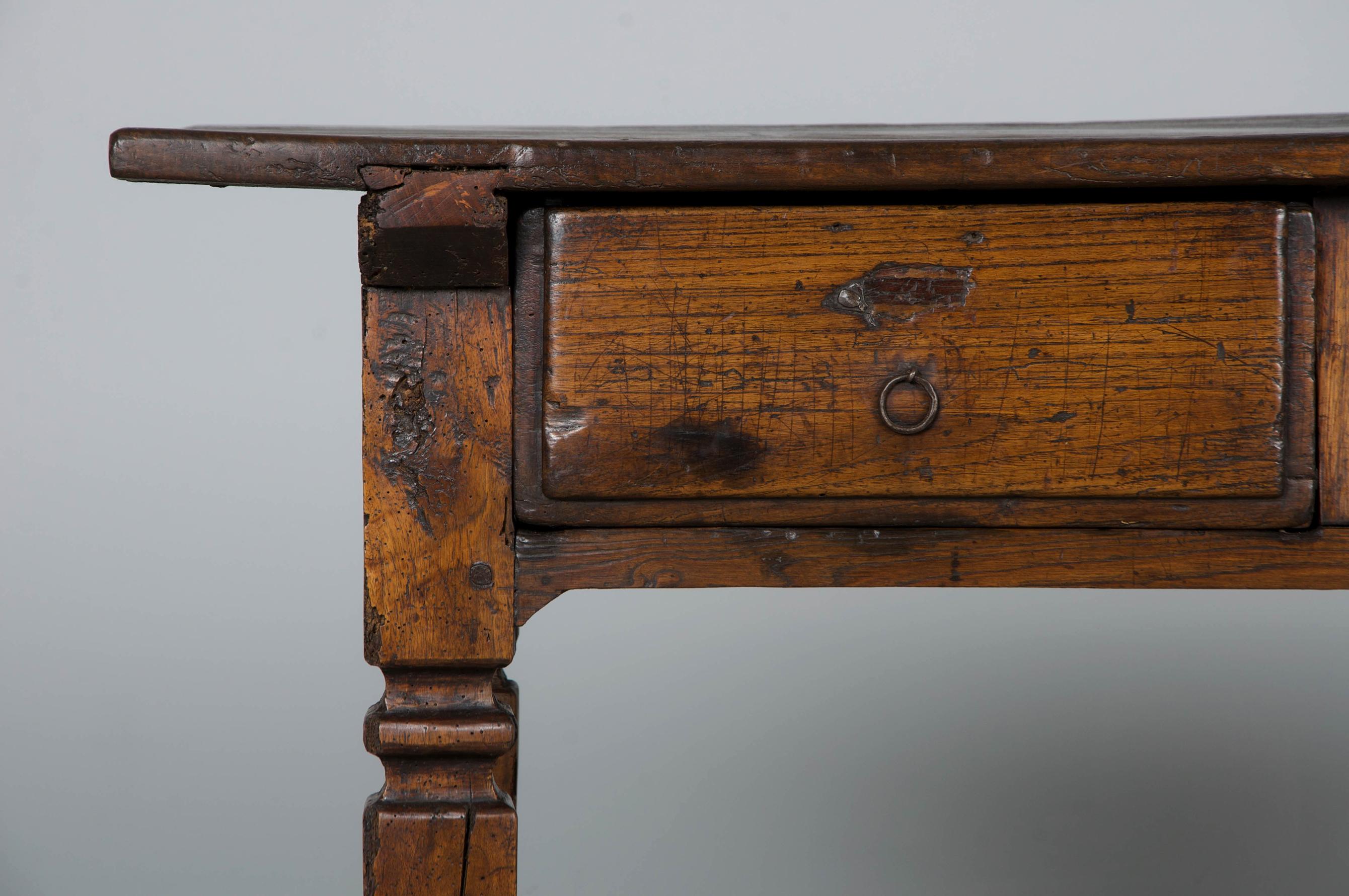 Stile provenzale Early 19th Century Country French Provincial Oak Kitchen Island in vendita