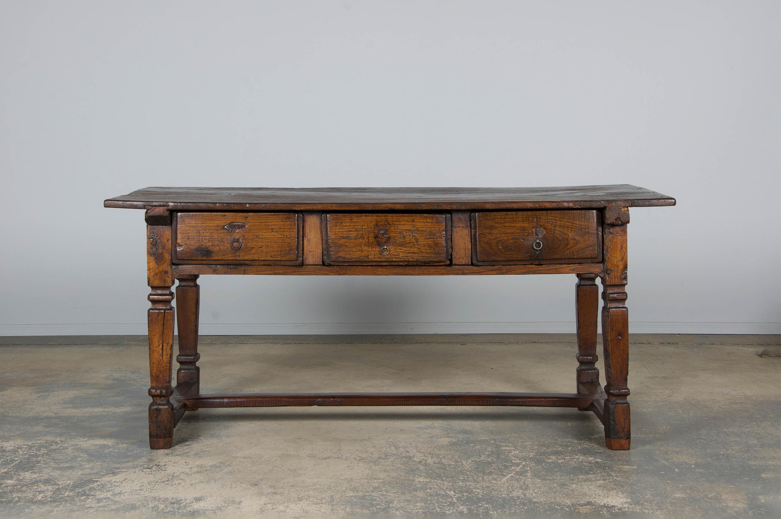 Francese Early 19th Century Country French Provincial Oak Kitchen Island in vendita