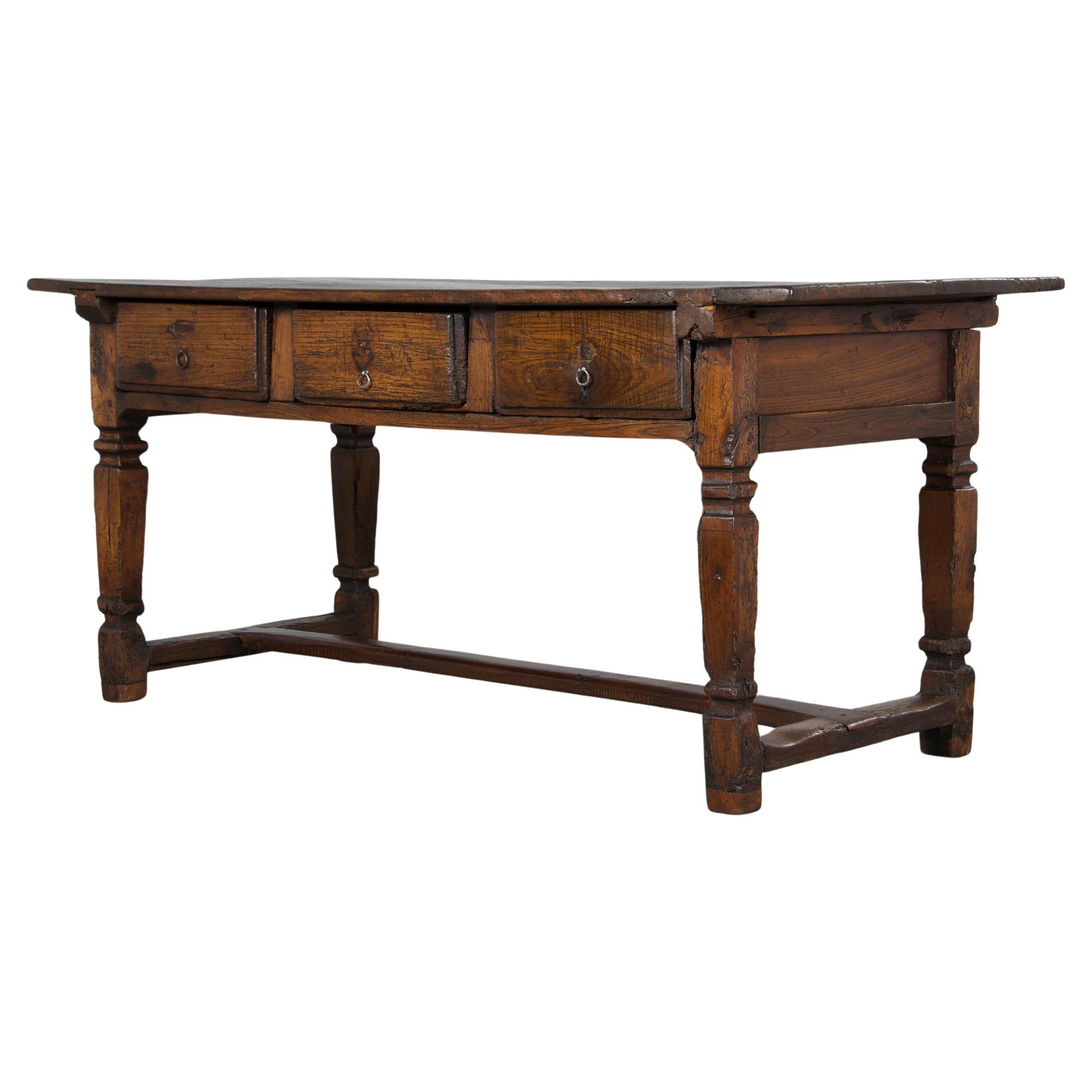 Early 19th Century Country French Provincial Oak Kitchen Island in vendita