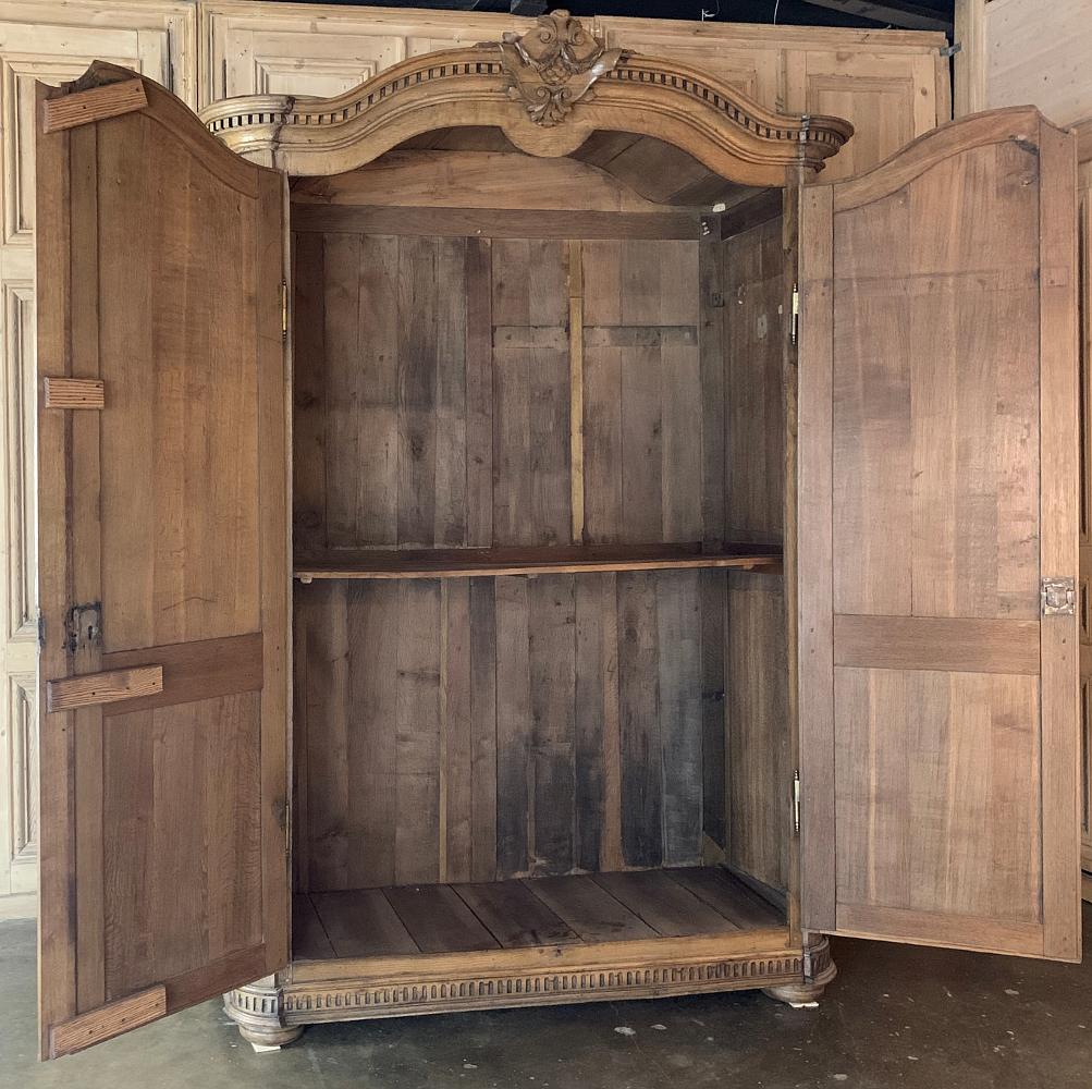 Early 19th Century Country French Stripped Oak Armoire 7