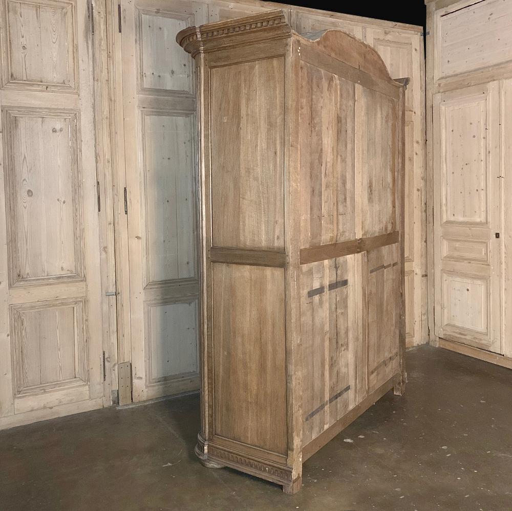 Early 19th Century Country French Stripped Oak Armoire 8