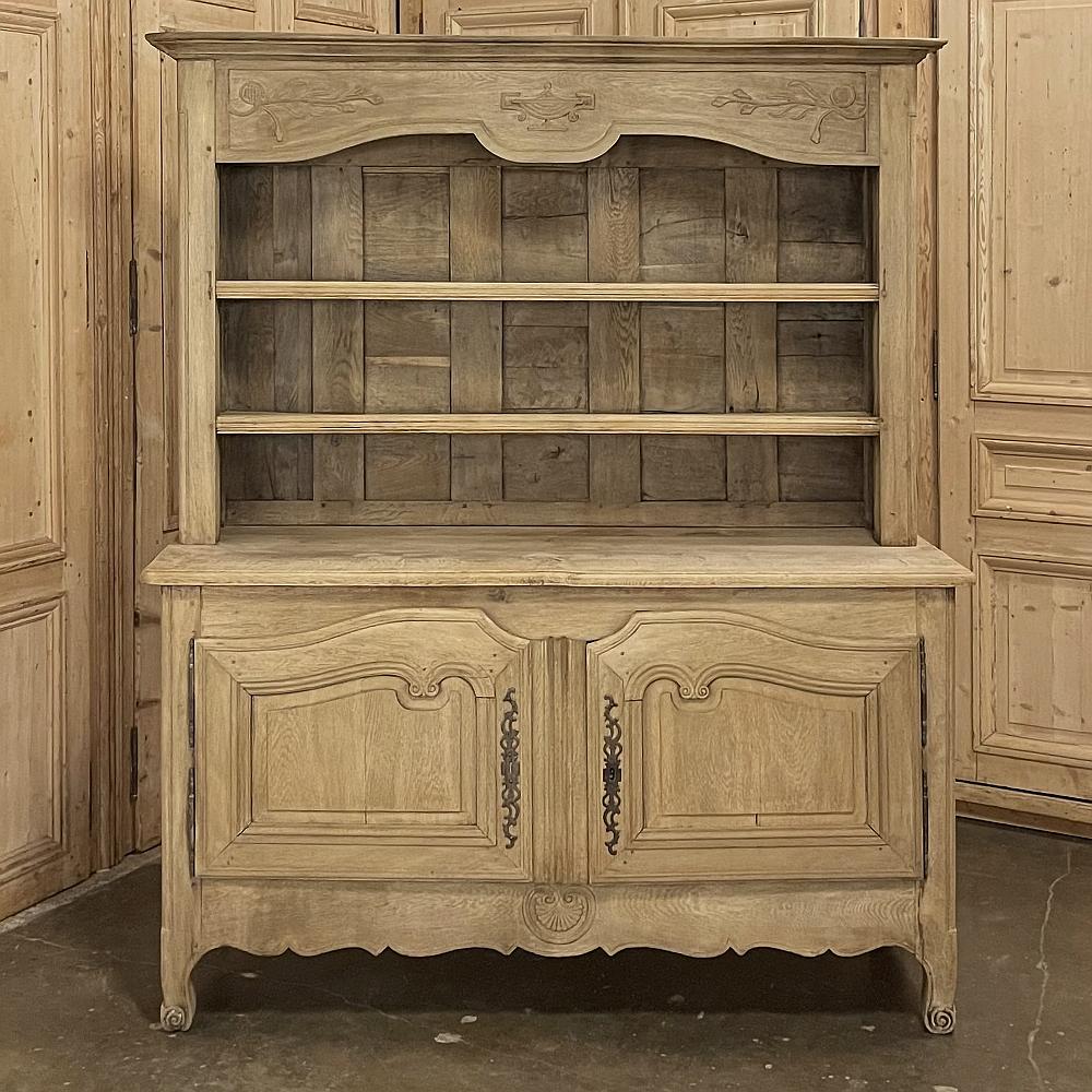 Early 19th Century Country French Vaisselier ~ Buffet in Stripped Oak In Good Condition In Dallas, TX