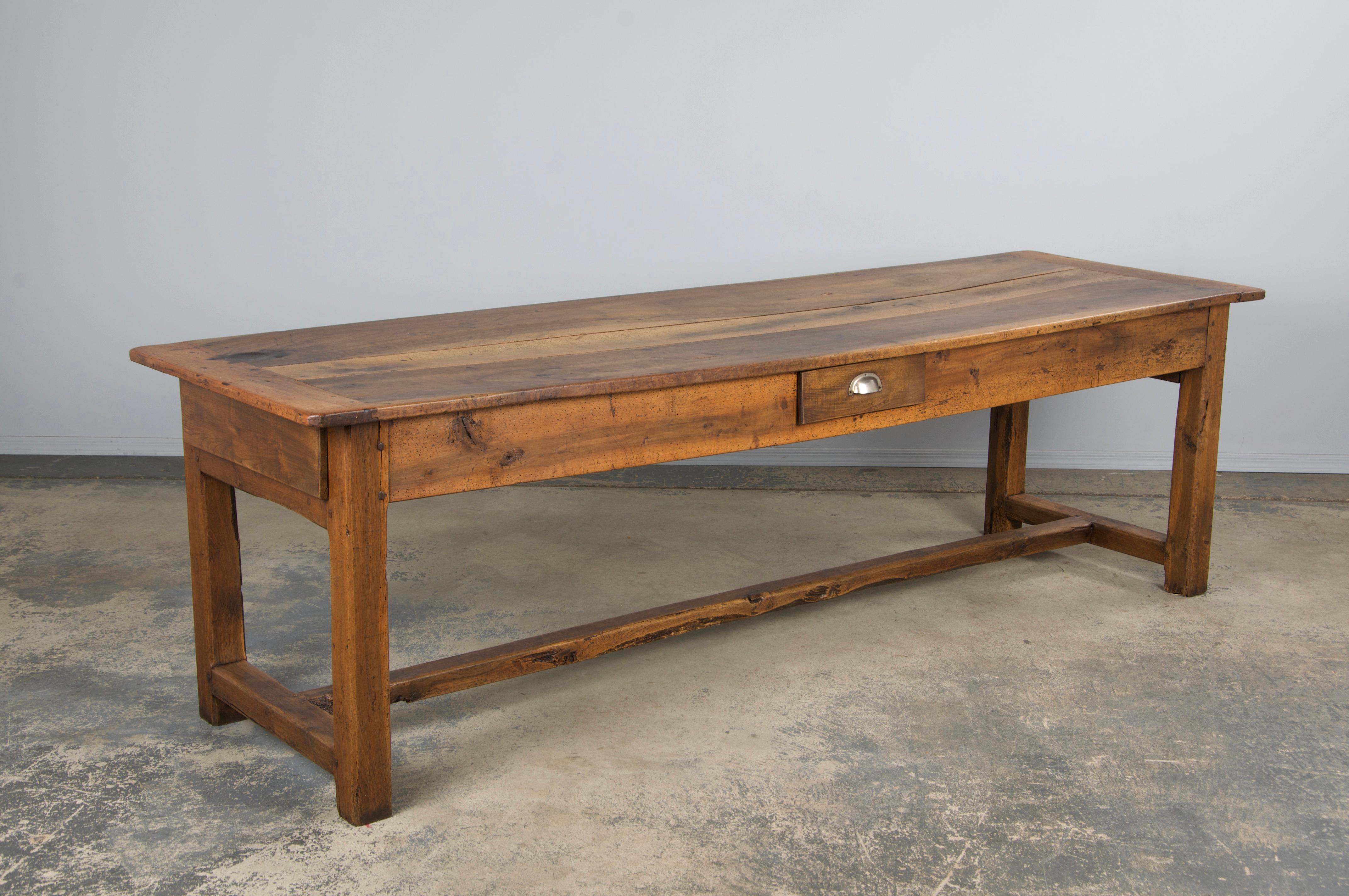 XIXe siècle Table de récolte de ferme française sur tréteau du début du 19e siècle en vente