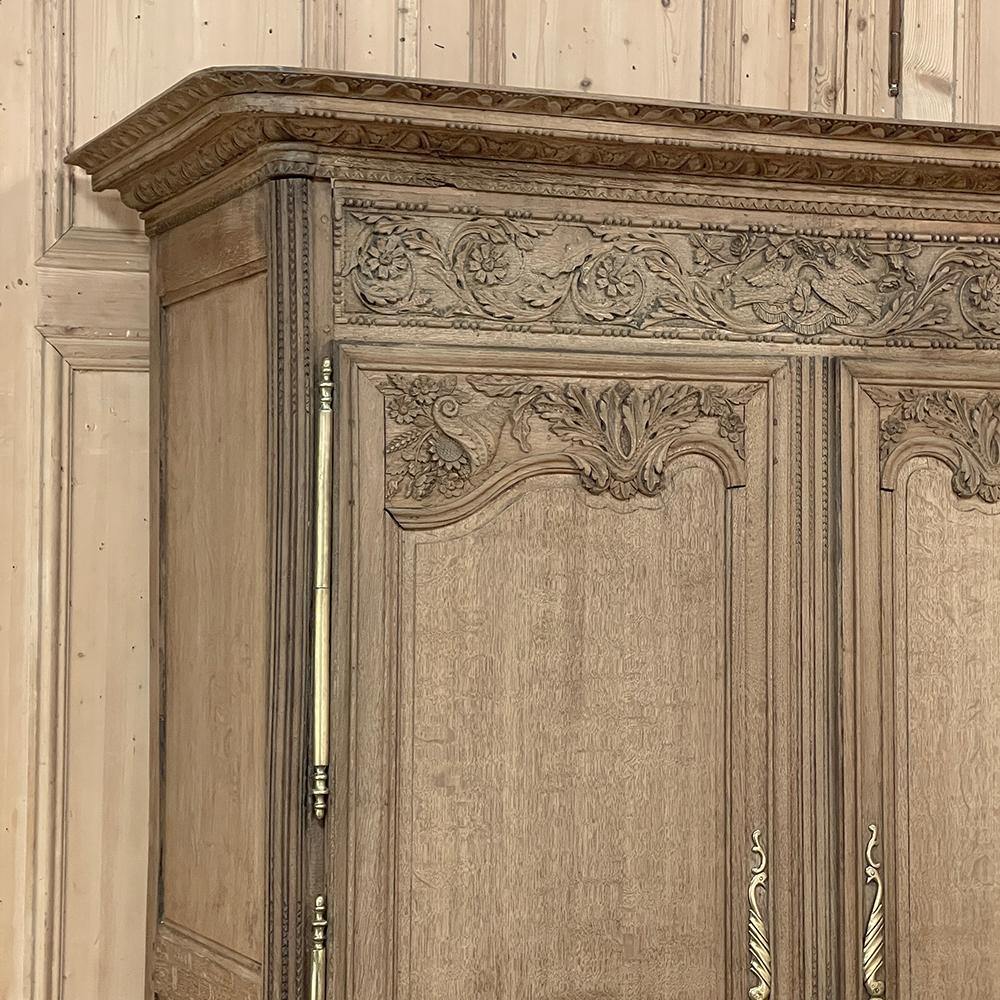 Early 19th Century Country French Wedding Armoire from Normandie in Stripped Oak For Sale 3