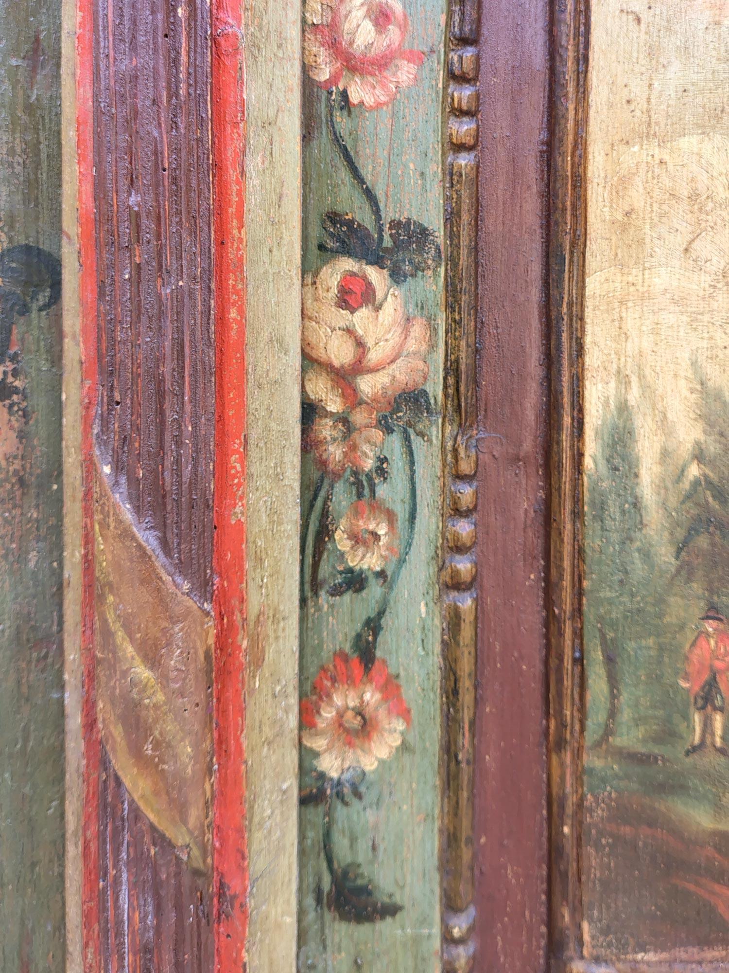 Armario de principios del siglo XIX pintado de verde con paisajes y flores en venta 8