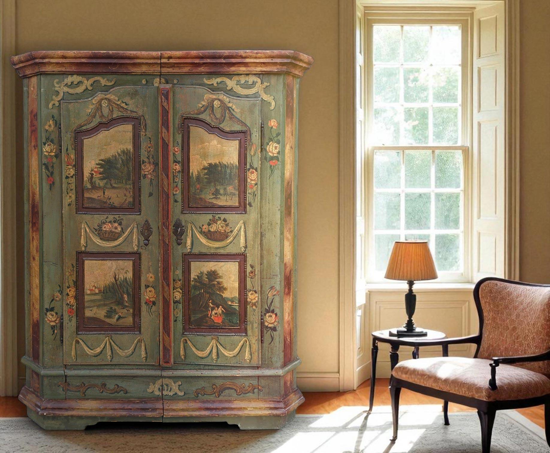 Armario de principios del siglo XIX pintado de verde con paisajes y flores Austrian en venta