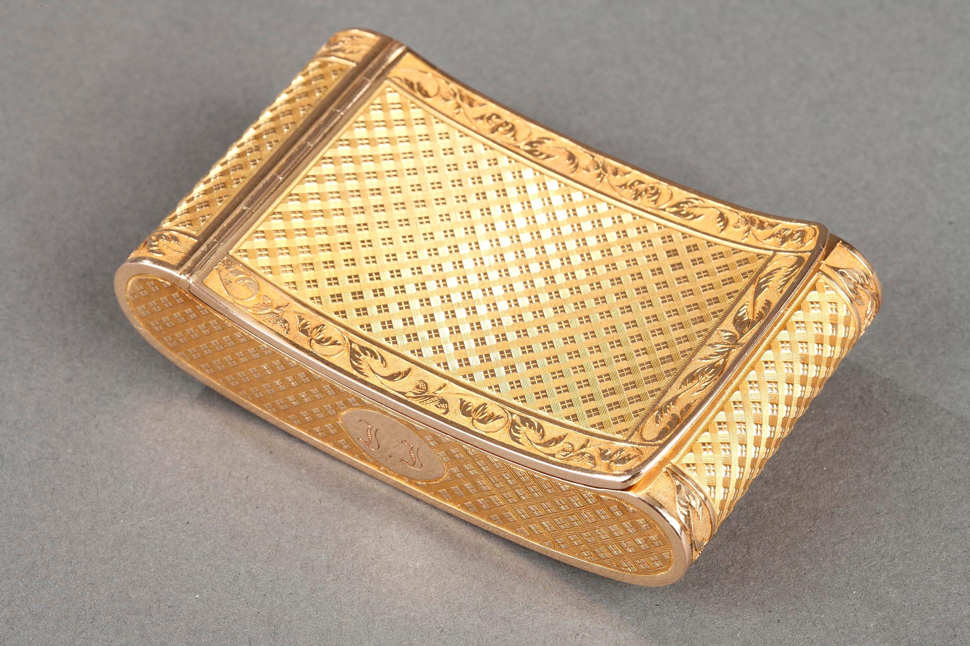 Empire Early 19th Century Curved Snuff Box For Sale