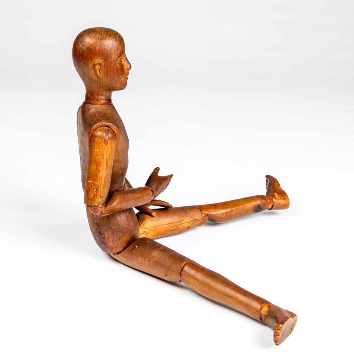 Pine Early 19th Century Danish Articulated Artist’s Mannequin For Sale