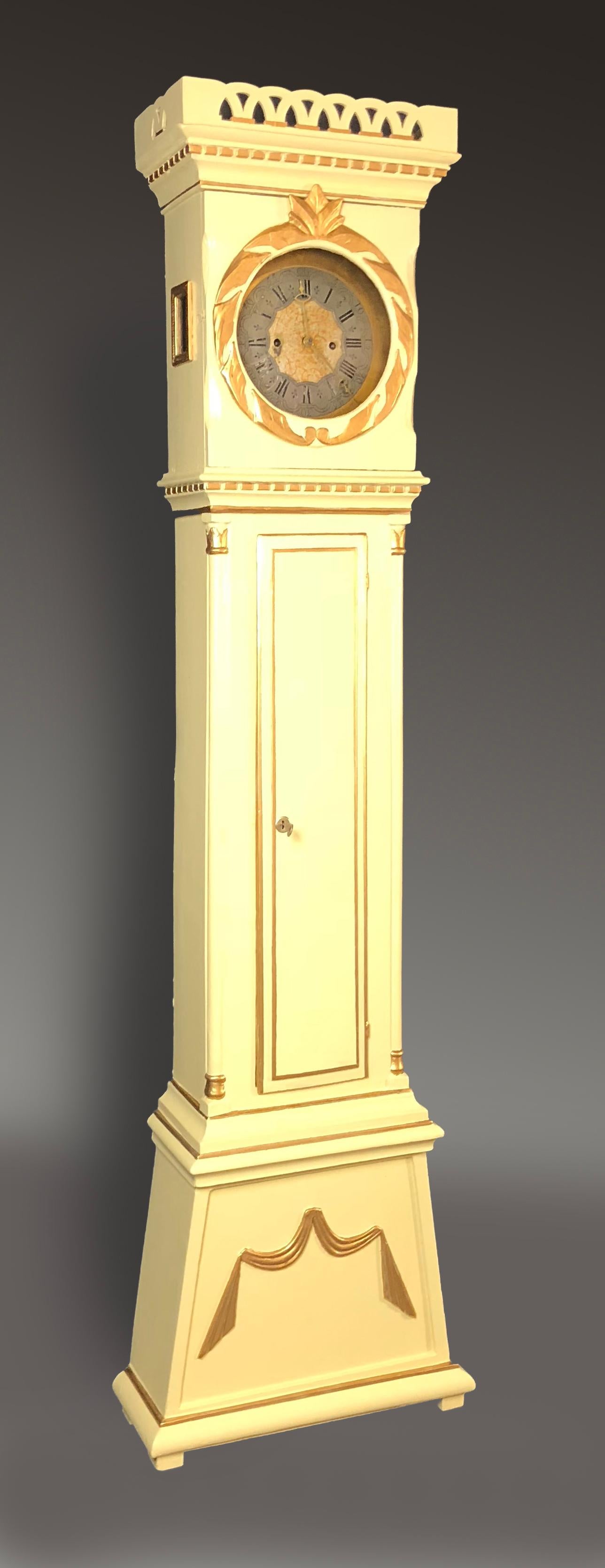 Early 19th Century Danish Long Case Clock by T Riis 1817 In Excellent Condition In Santander, ES