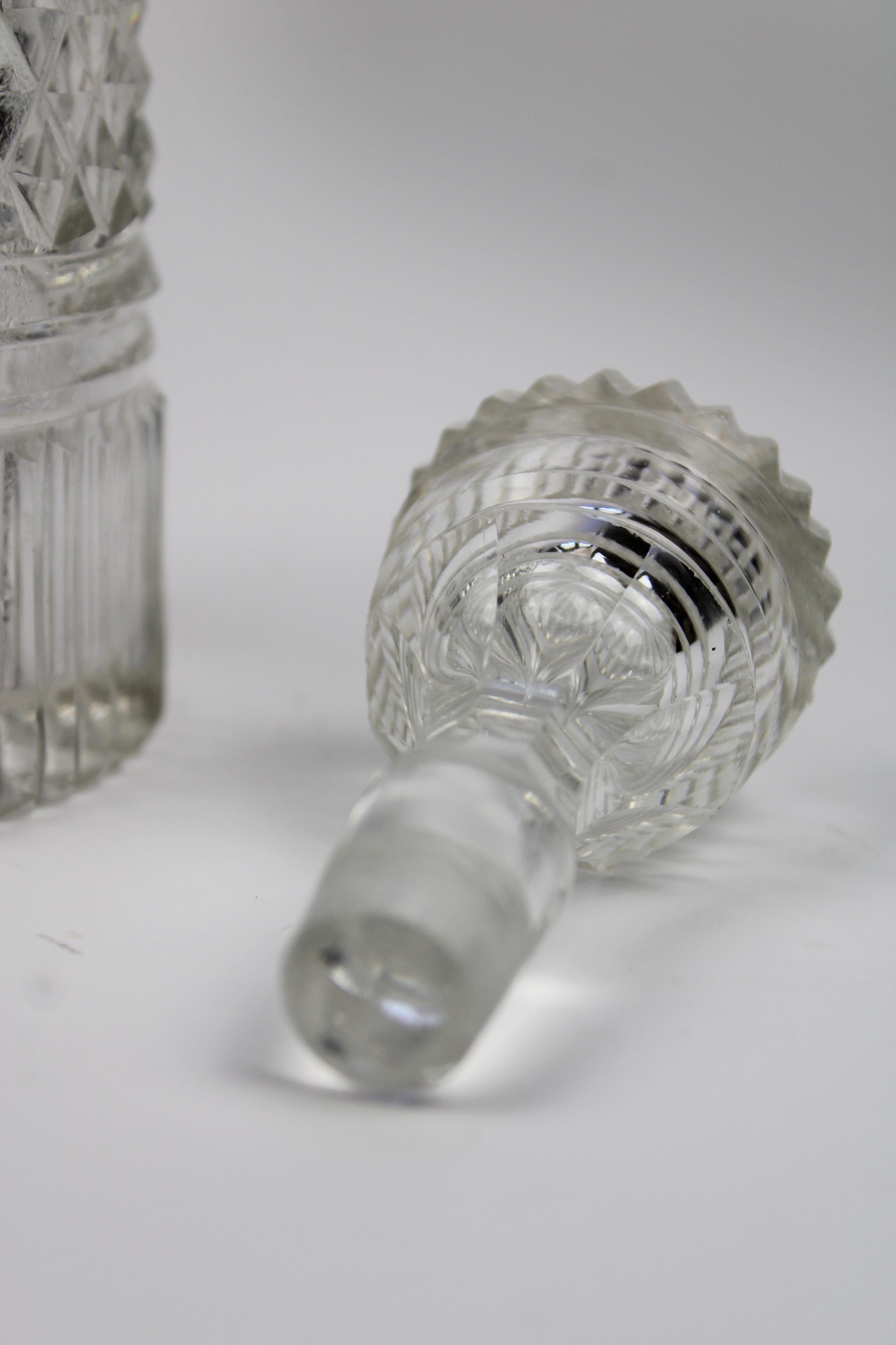 Georgian Early 19th century Diamond Cut small Crystal Decanter Handcut Voneche Belgium For Sale