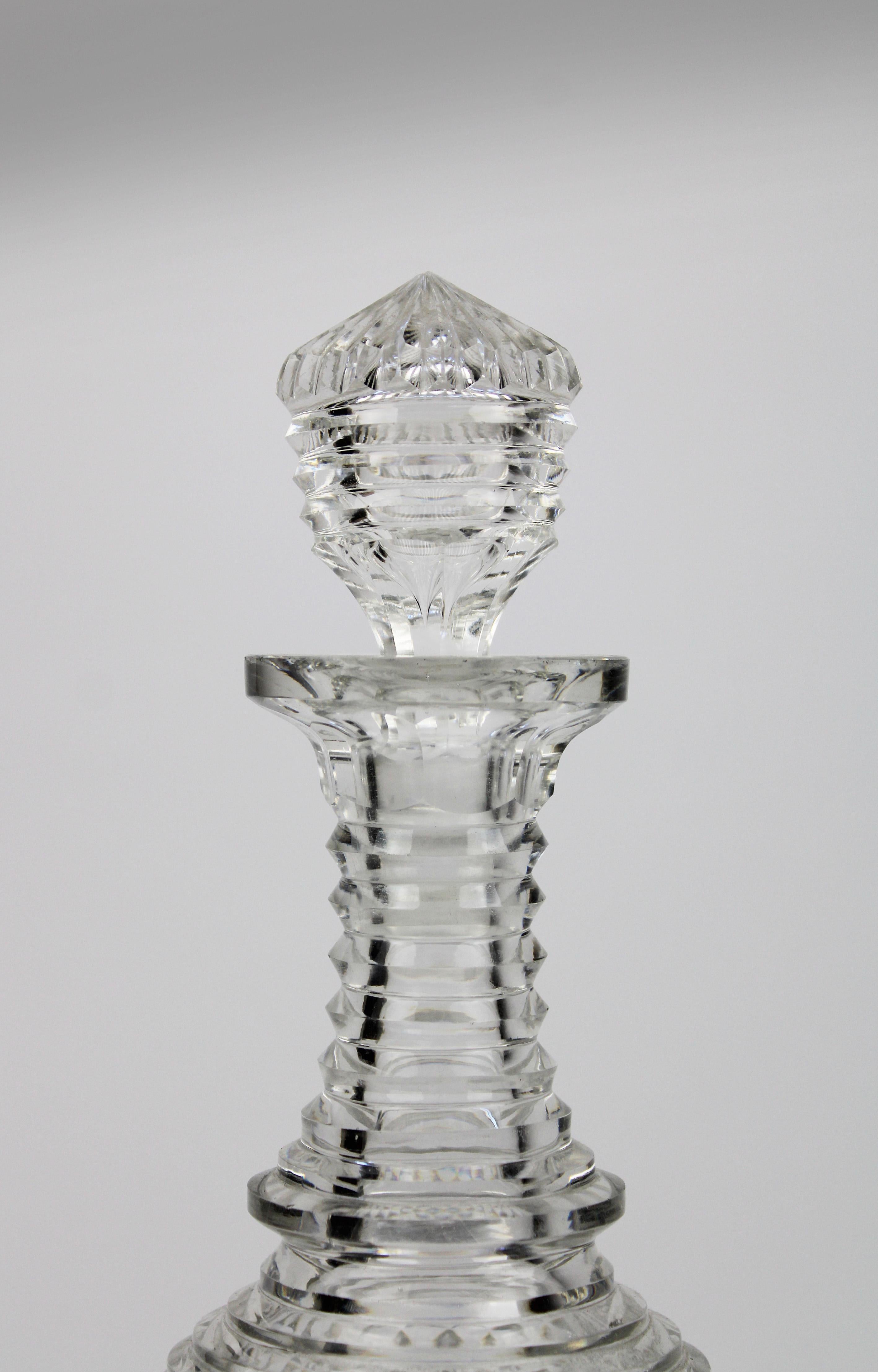 Early 19th century Diamond Cut small Crystal Decanter Handcut Voneche Belgium In Good Condition For Sale In Antwerpen, BE
