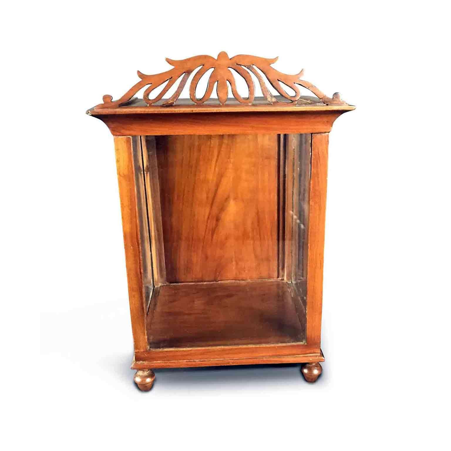 Glass Early 19th Century Directoire Italian Display Case Walnut Tabletop Showcase