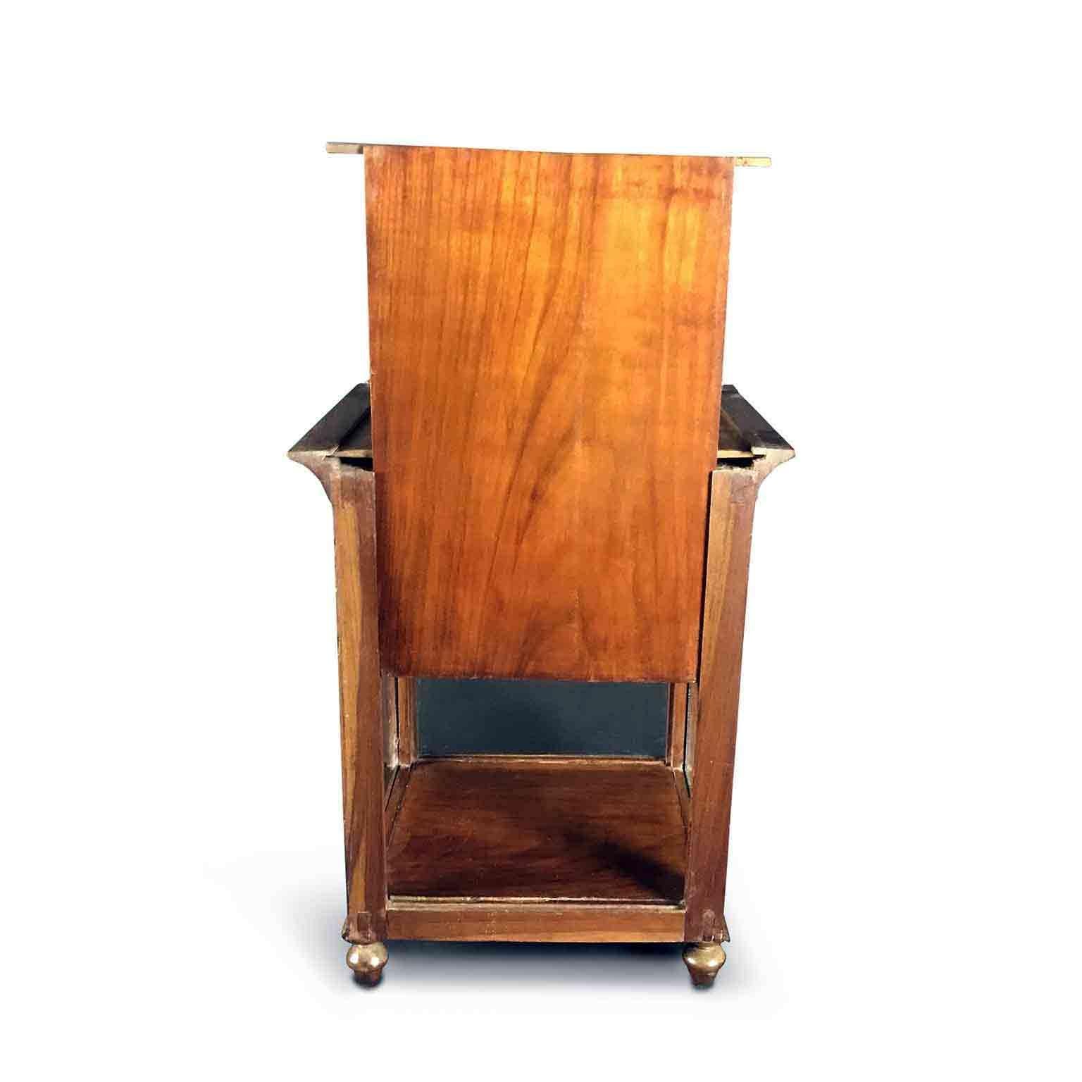 Early 19th Century Directoire Italian Display Case Walnut Tabletop Showcase 1