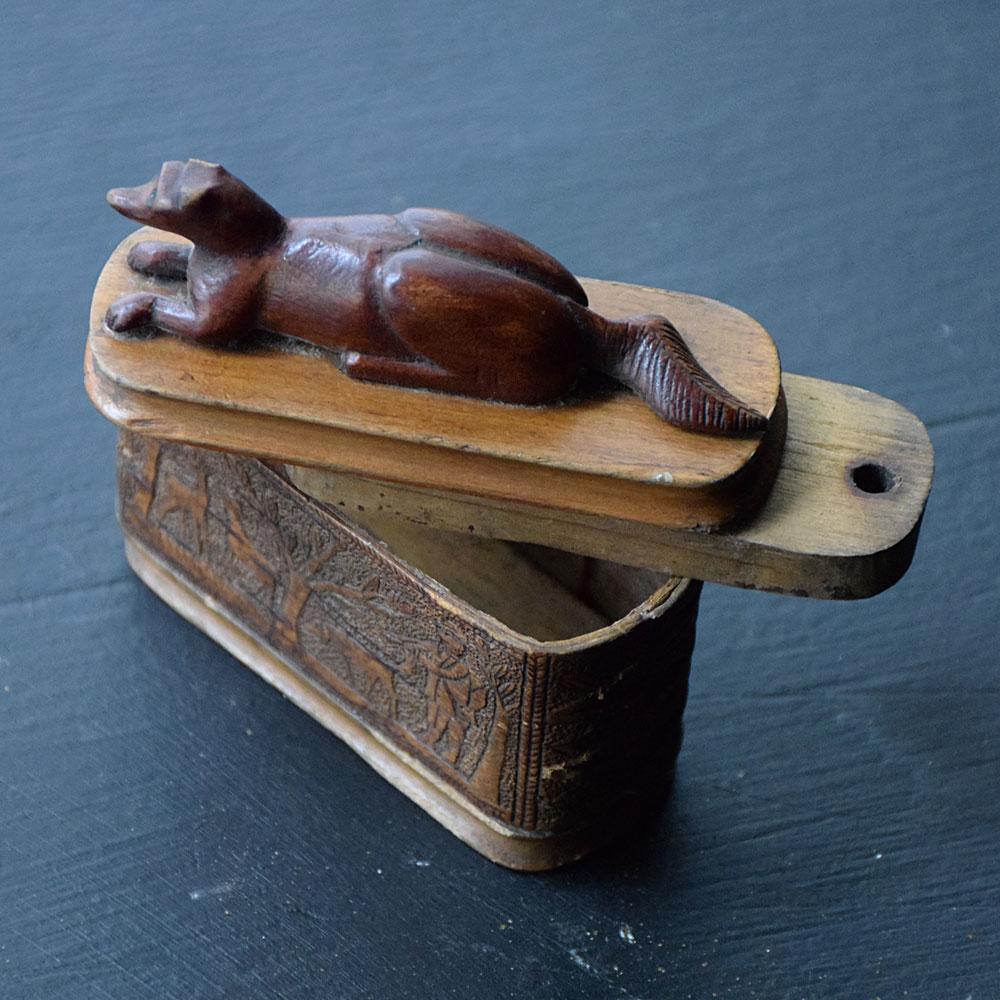 German Early 19th Century Dog Snuff Box