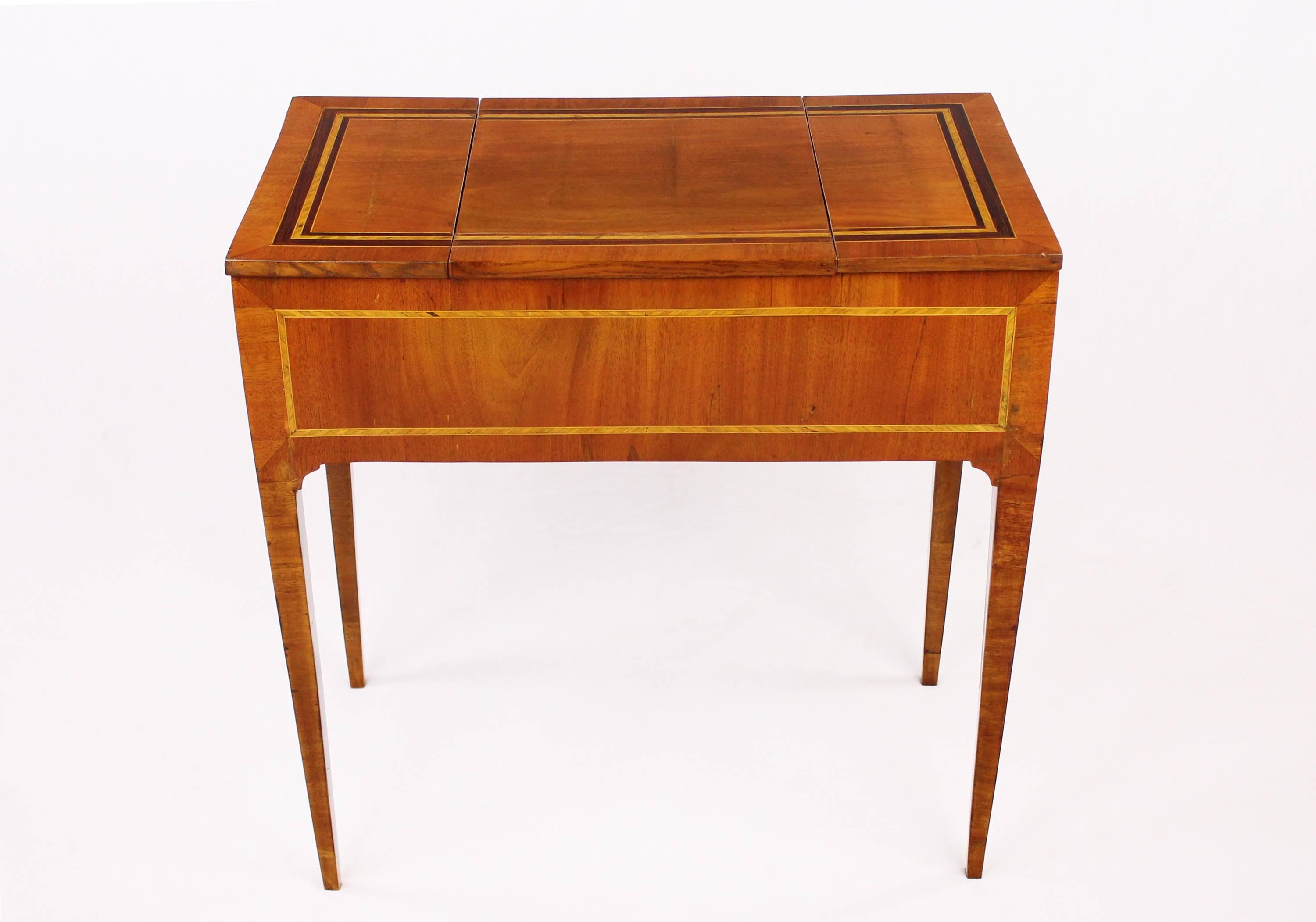 Early 19th Century Dressing Table, Poudreuse, Mahogany Veneered, Marquetry Works 1