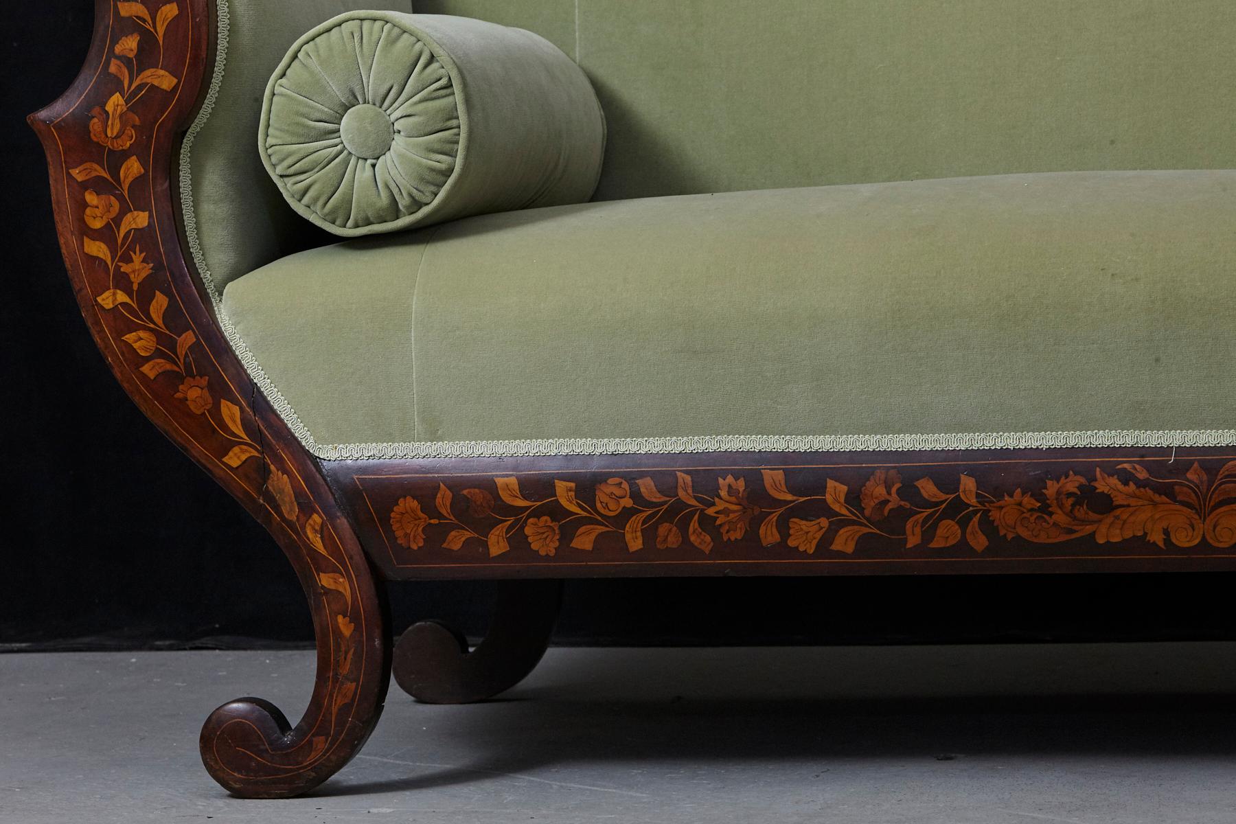 Early 19th Century Dutch Biedermeier Fruitwood Marquetry Sofa In Good Condition For Sale In Pau, FR