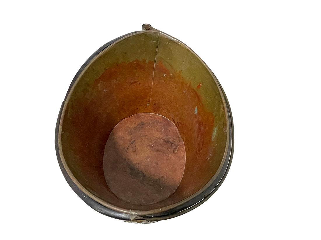 Early 19th Century Dutch brass bound tea kettle bucket For Sale 4