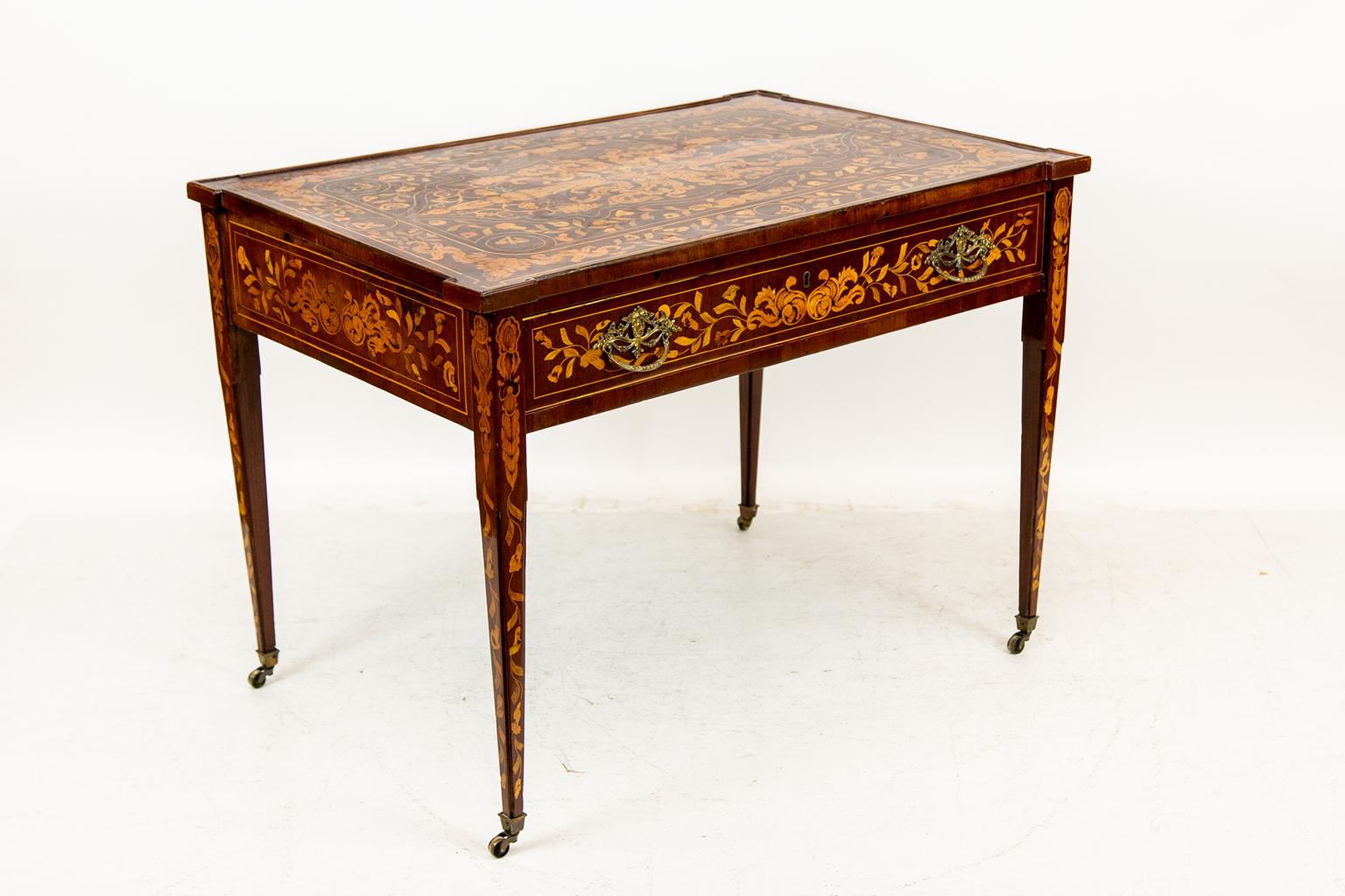 Early 19th Century Dutch Marquetry Center Table For Sale 1