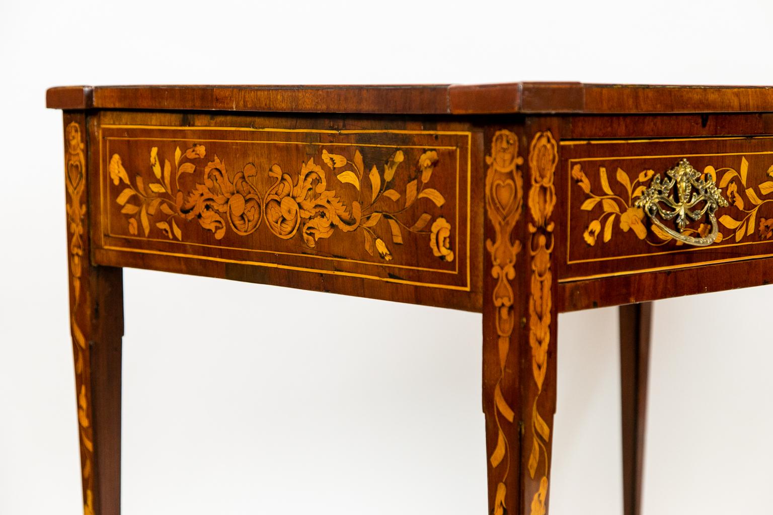 Early 19th Century Dutch Marquetry Center Table For Sale 3