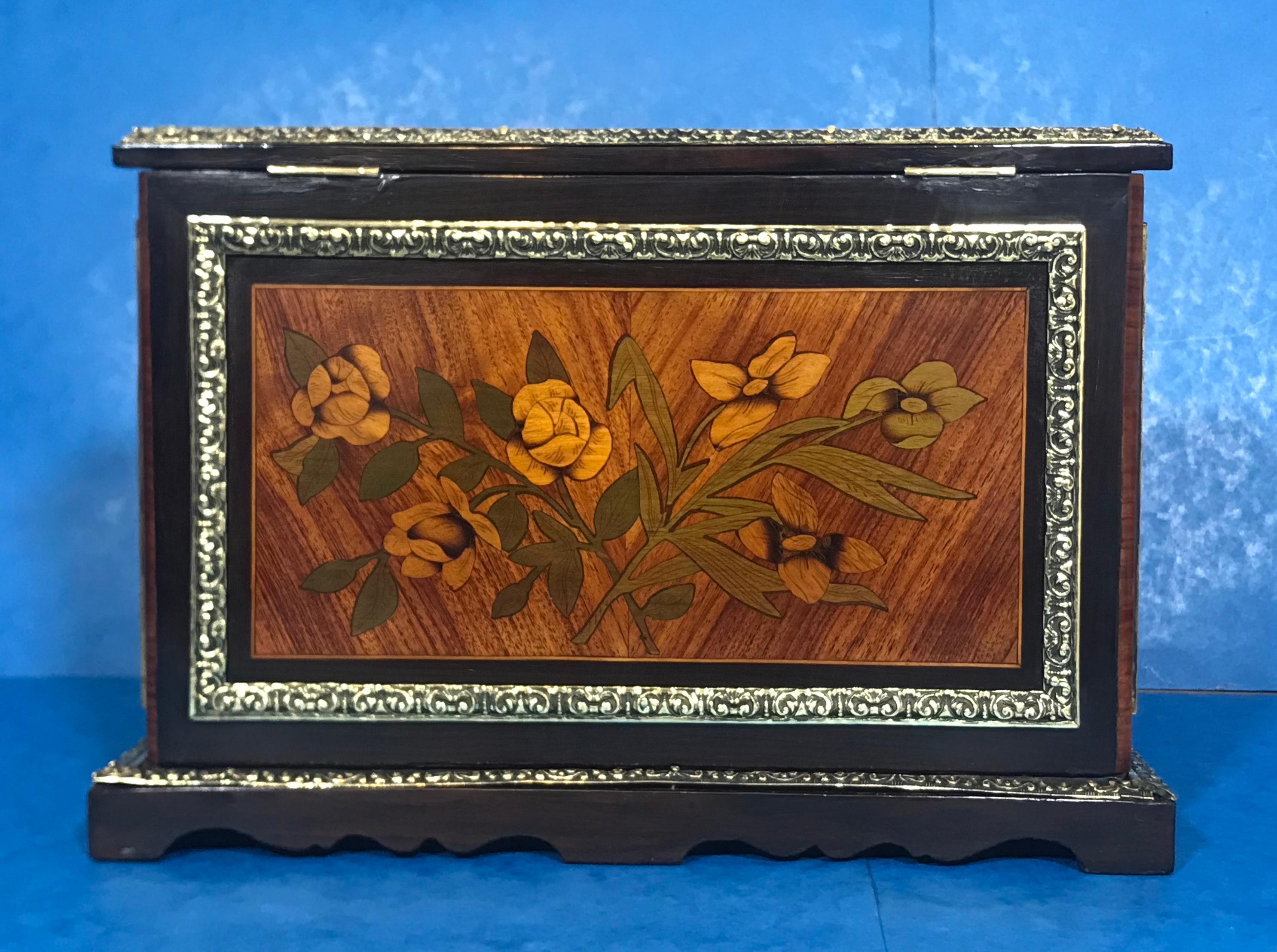 Early 19th Century Dutch Marquetry Miniature Bureau For Sale 3