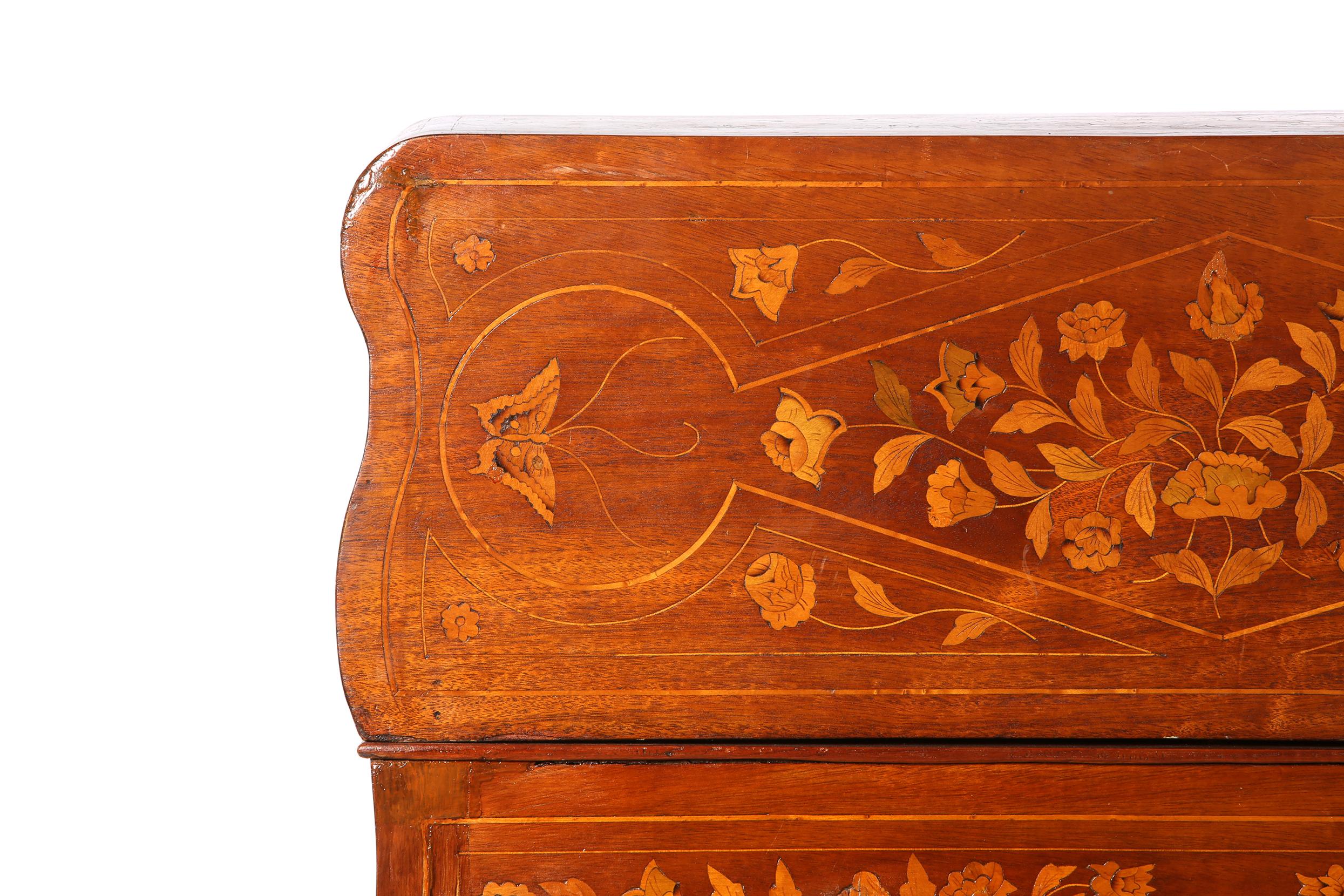 Early 19th Century Dutch Marquetry Slant Desk In Good Condition In Tarry Town, NY