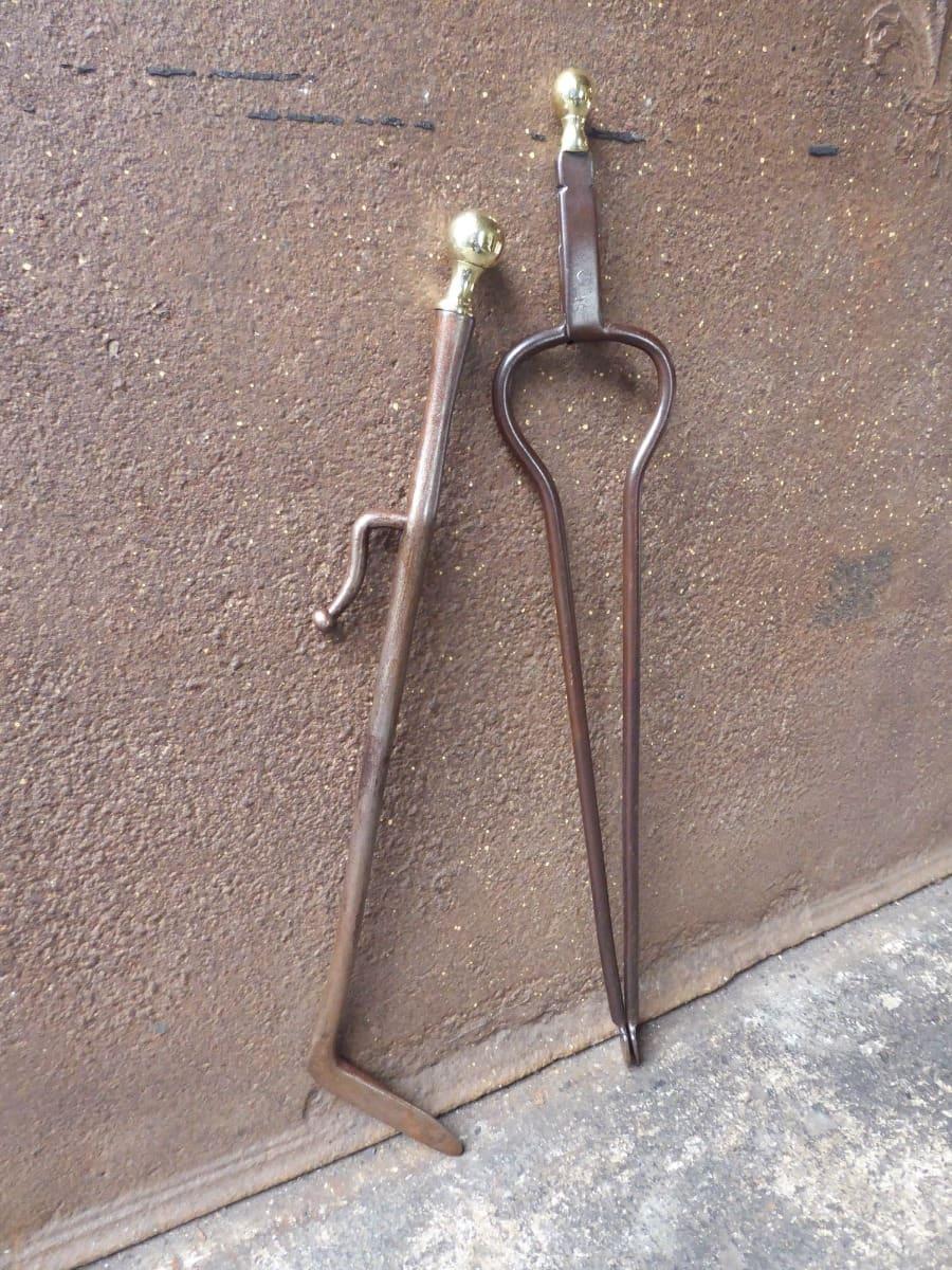 Neoclassico Camino olandese del primo Ottocento di epoca neoclassica Strumenti per il fuoco in vendita