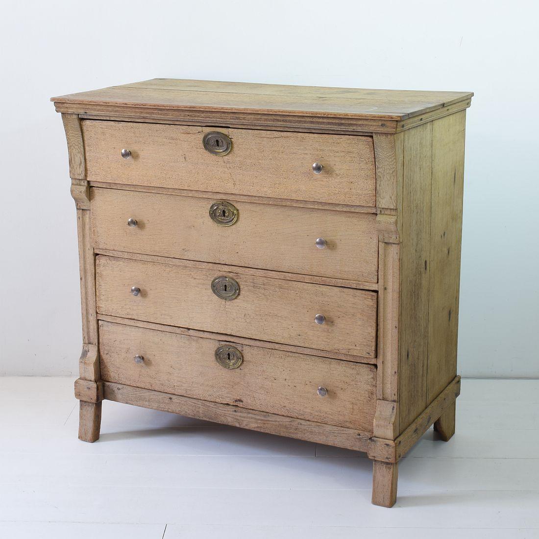 Early 19th Century Dutch Oak Empire Chest of Drawers In Fair Condition In Buisson, FR