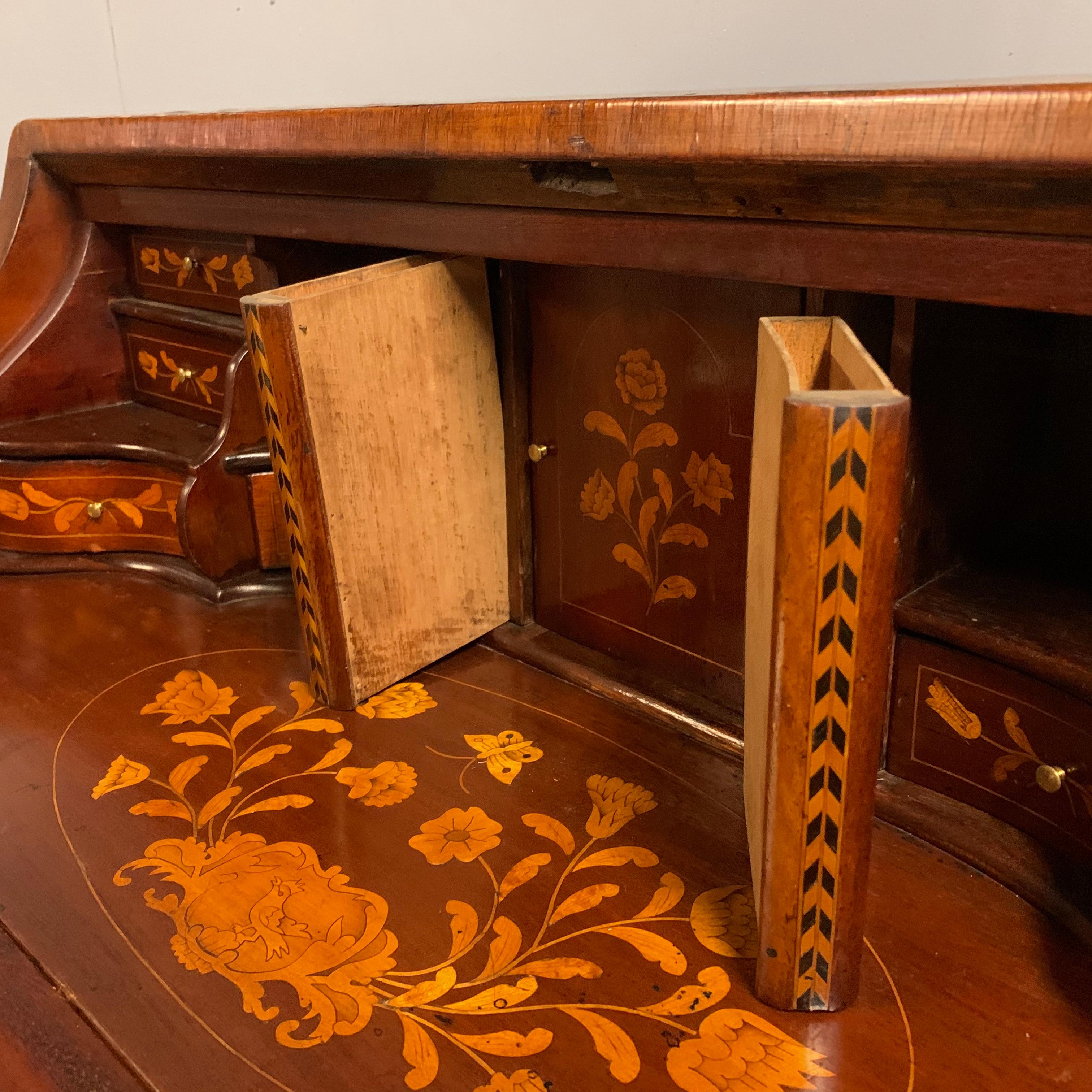 Early 19th Century Dutch Walnut Marquetry and Inlaid Bureau 3