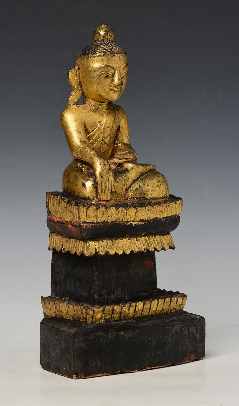 Early 19th Century, Early Mandalay, Antique Burmese Wooden Seated Buddha For Sale 7