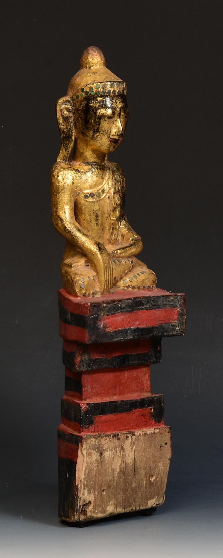 Early 19th Century, Early Mandalay, Antique Burmese Wooden Seated Buddha For Sale 9
