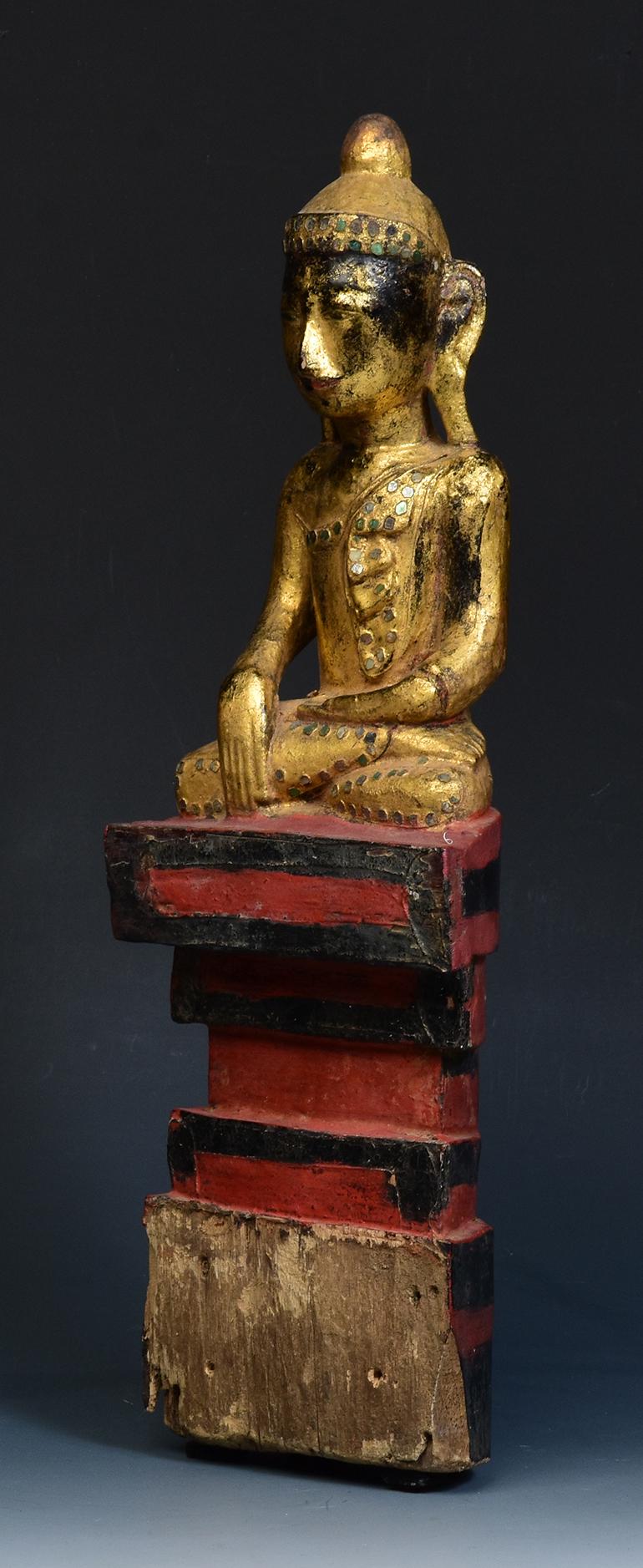 Early 19th Century, Early Mandalay, Antique Burmese Wooden Seated Buddha For Sale 3