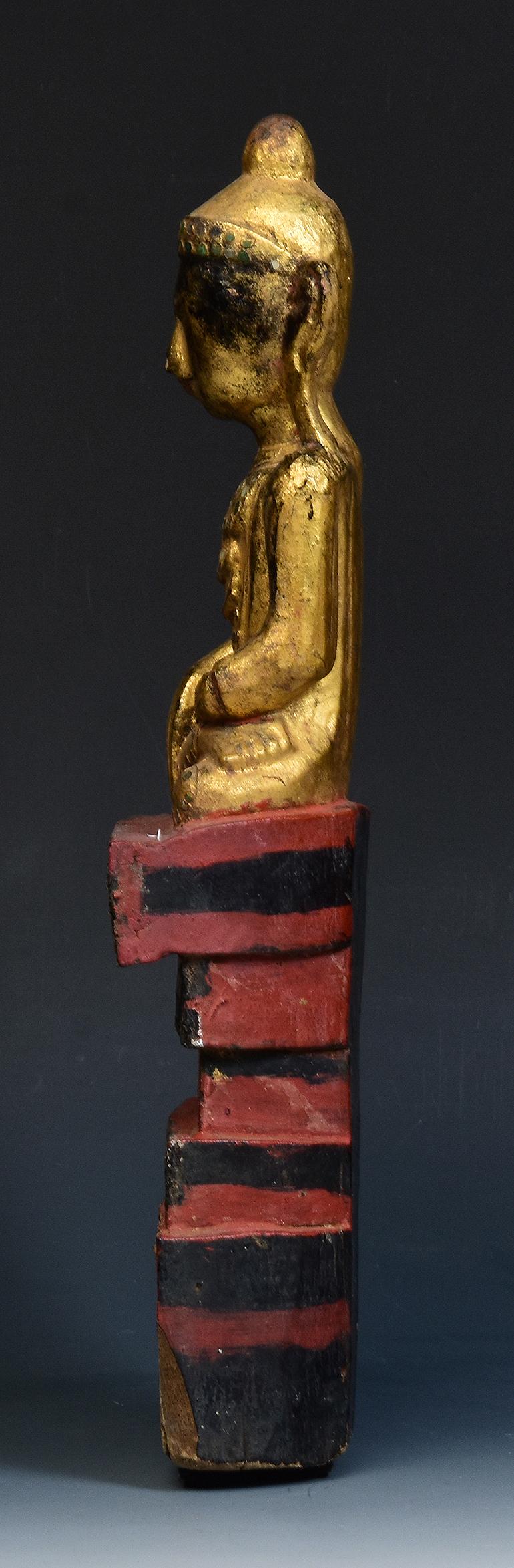 Early 19th Century, Early Mandalay, Antique Burmese Wooden Seated Buddha For Sale 4