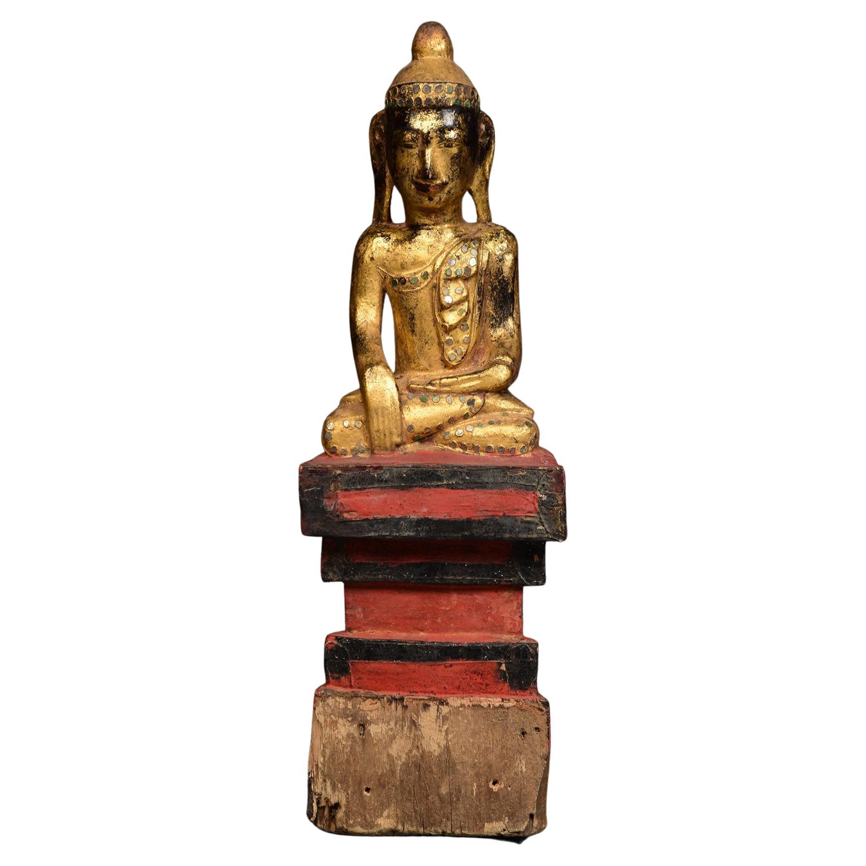 Antiker birmanischer sitzender Buddha aus Holz aus dem frühen Mandalay, frühes 19. Jahrhundert