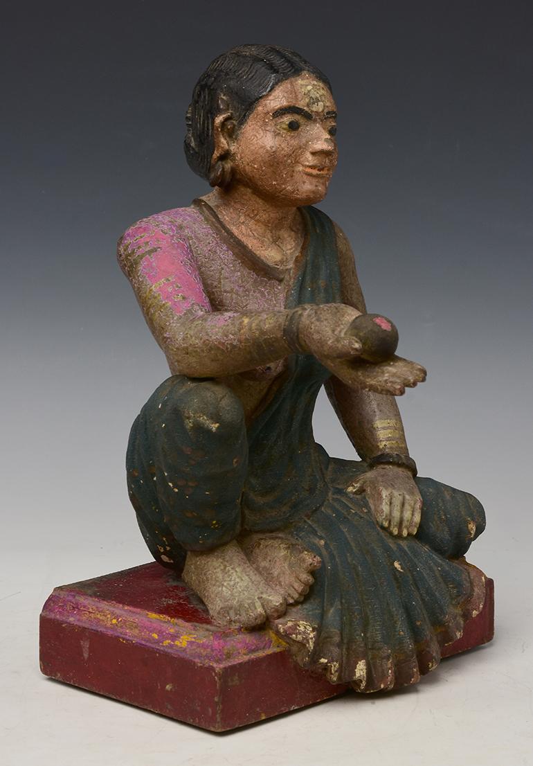 Early 19th Century, Early Mandalay, Antique Burmese Wooden Seated Lady For Sale 10
