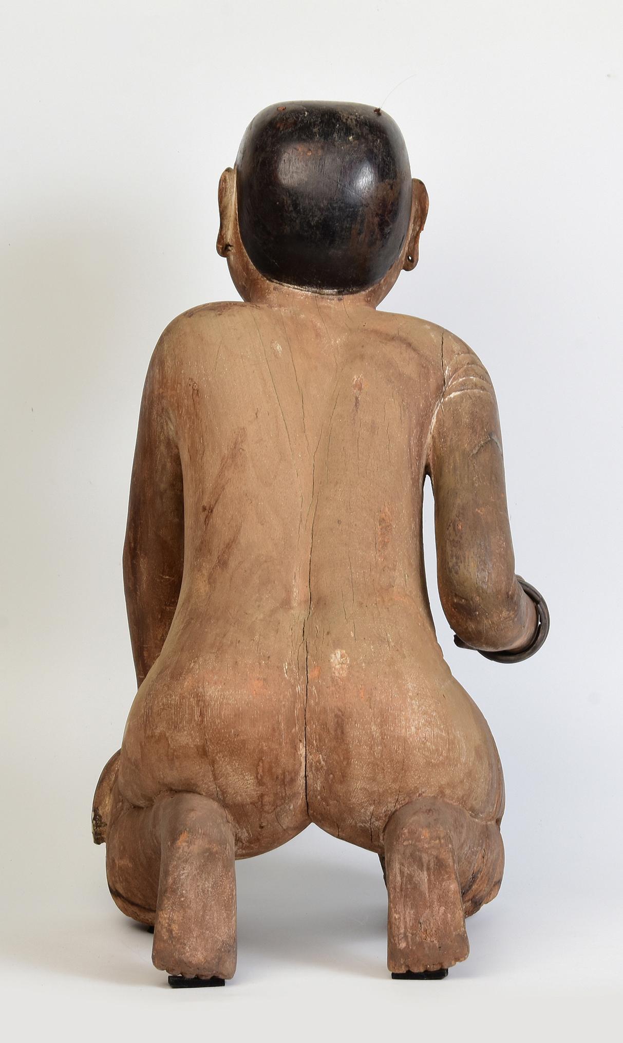 Early 19th Century, Early Mandalay, Antique Burmese Wooden Sitting Boy For Sale 8