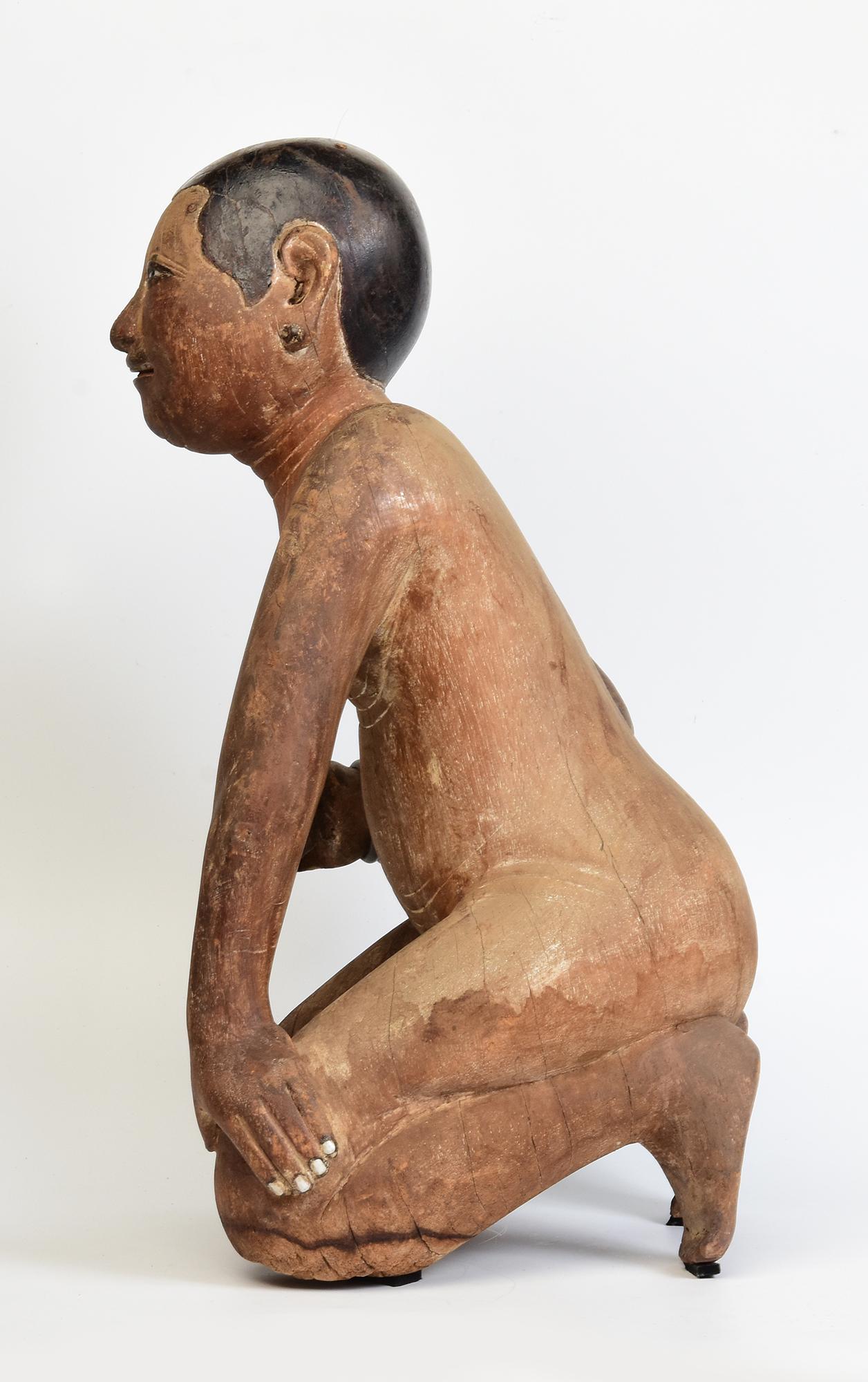 Early 19th Century, Early Mandalay, Antique Burmese Wooden Sitting Boy For Sale 5