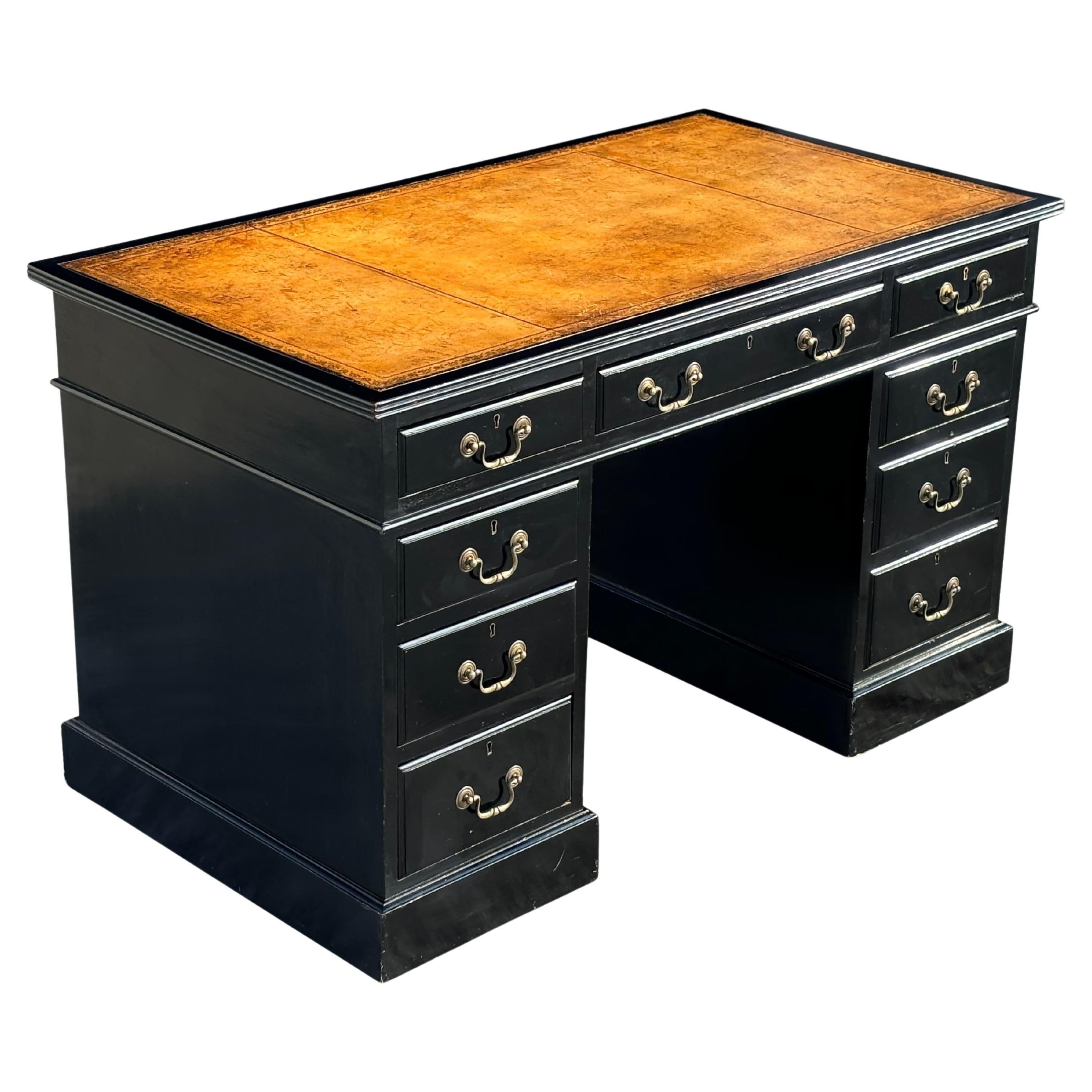 Bureau à piédestal ébonisé du début du 19e siècle