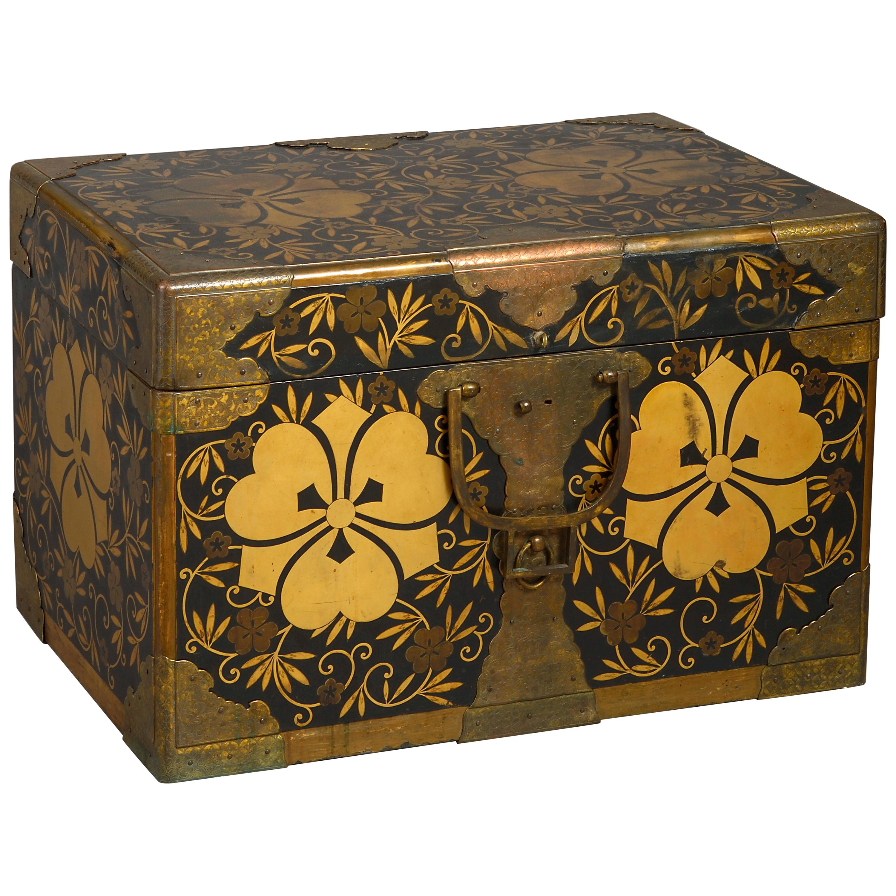 Early 19th Century Edo Period Lacquer Casket