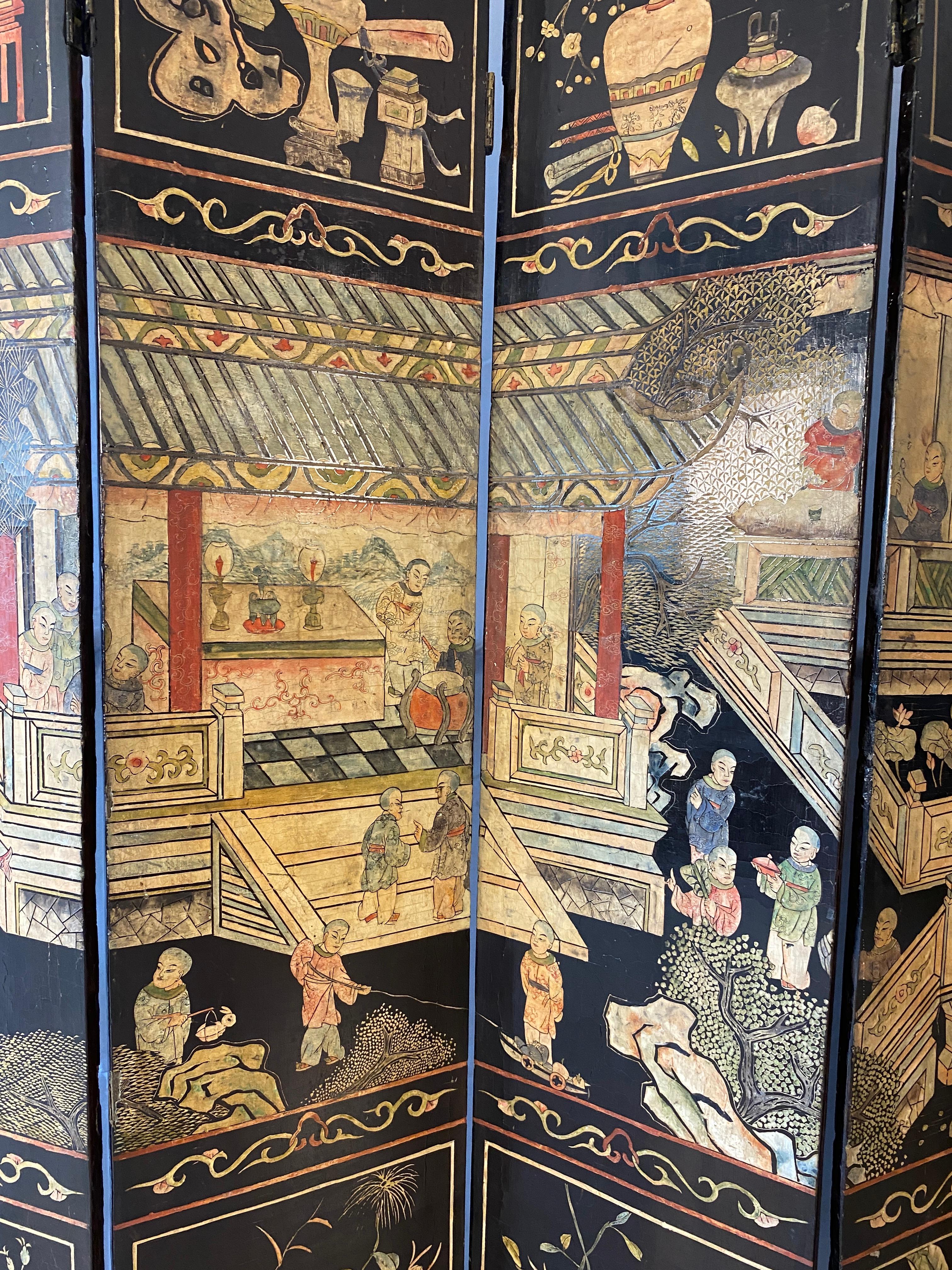 Hand-Carved Early 19th Century Coromandel Eight Panel Chinese Screen For Sale