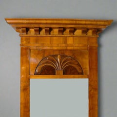 Inizio del XIX secolo  Elegante specchio alto Biedermeier, Austria