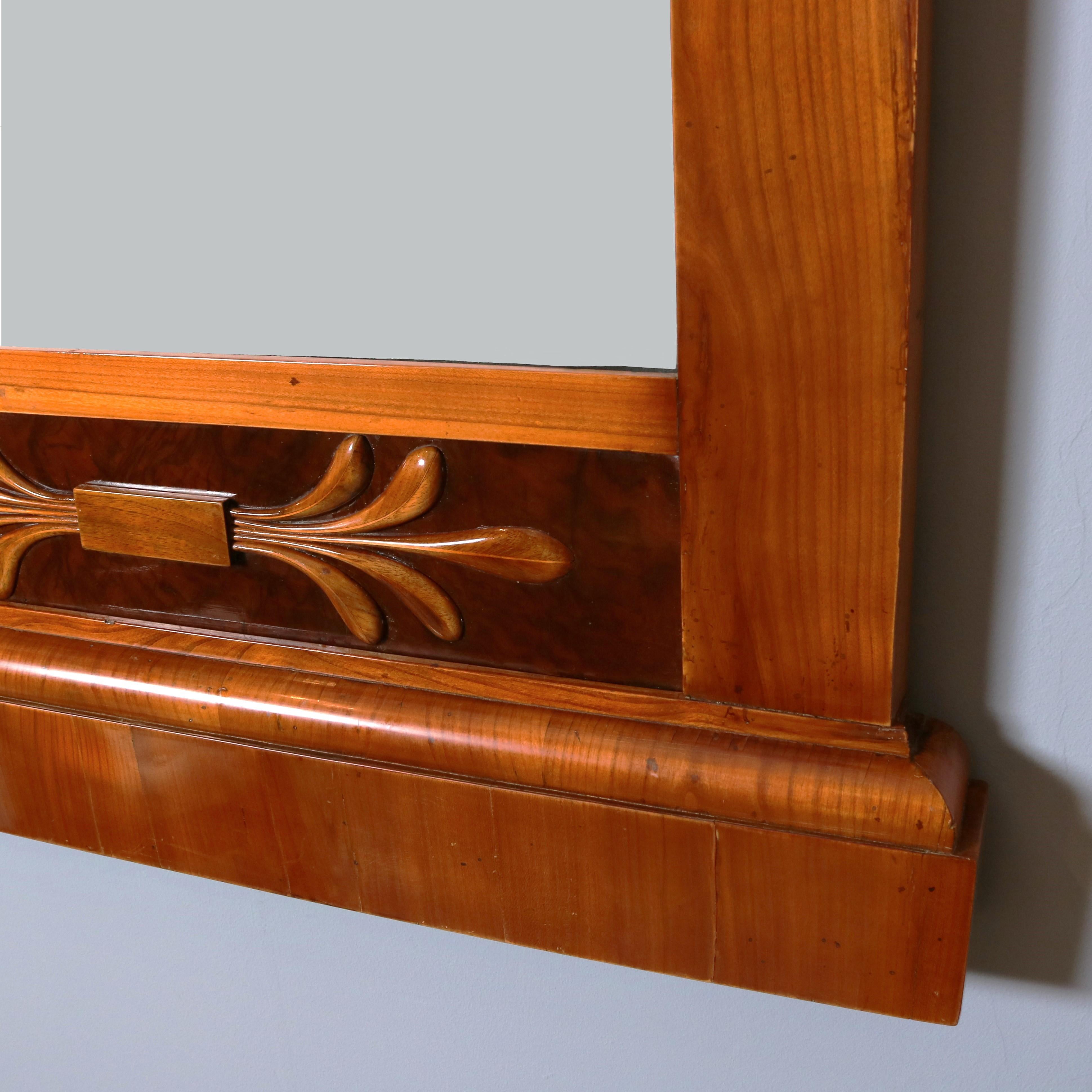 Principios del siglo XIX  Elegante espejo alto Biedermeier, Austria Espejo en venta