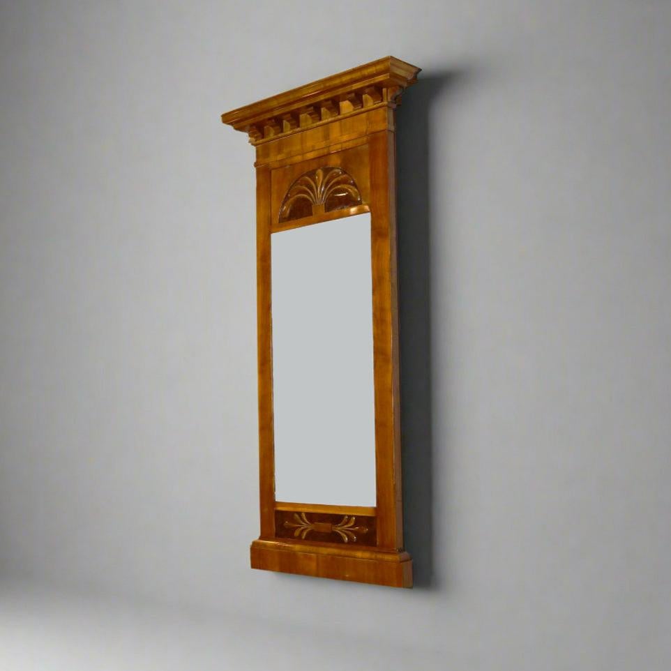Principios del siglo XIX  Elegante espejo alto Biedermeier, Austria en venta 2