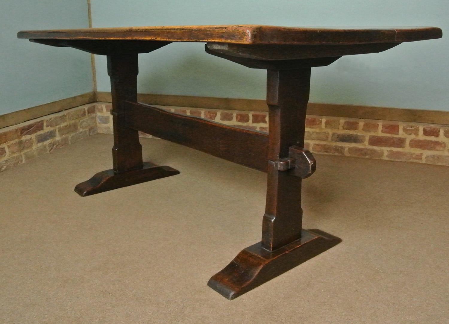 Early 19th Century Elm Refectory Farmhouse Table Seating Six In Good Condition In Heathfield, GB