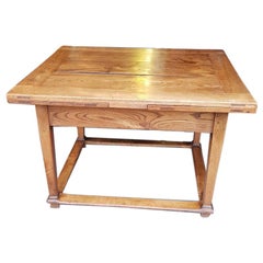 Early 19th Century Elm Wooden Extension Table with Drawer